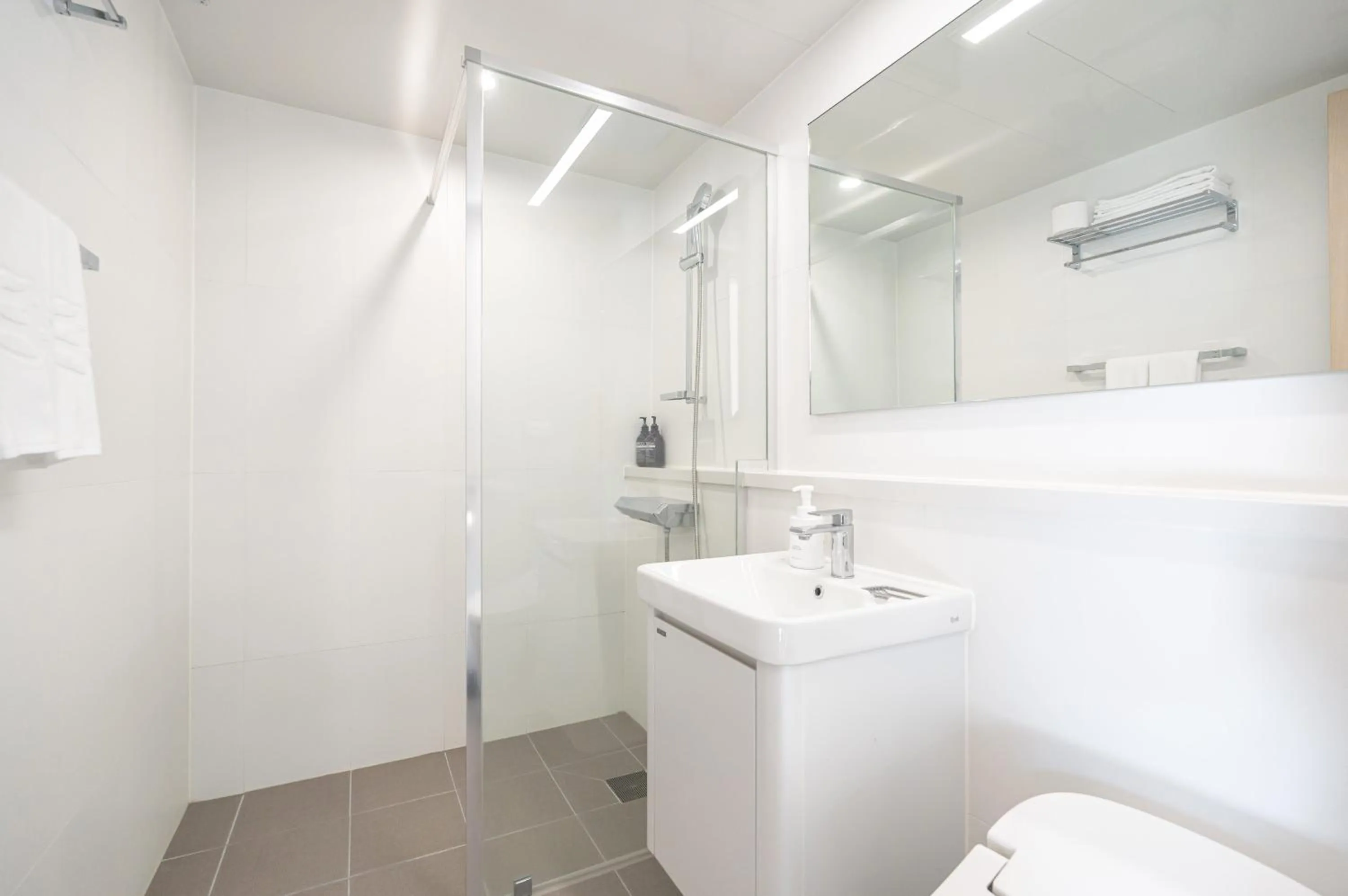 Toilet in Elysian Gangchon Resort