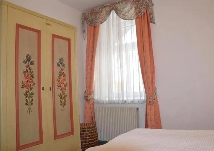 Bed in Apartment Grattschlössl