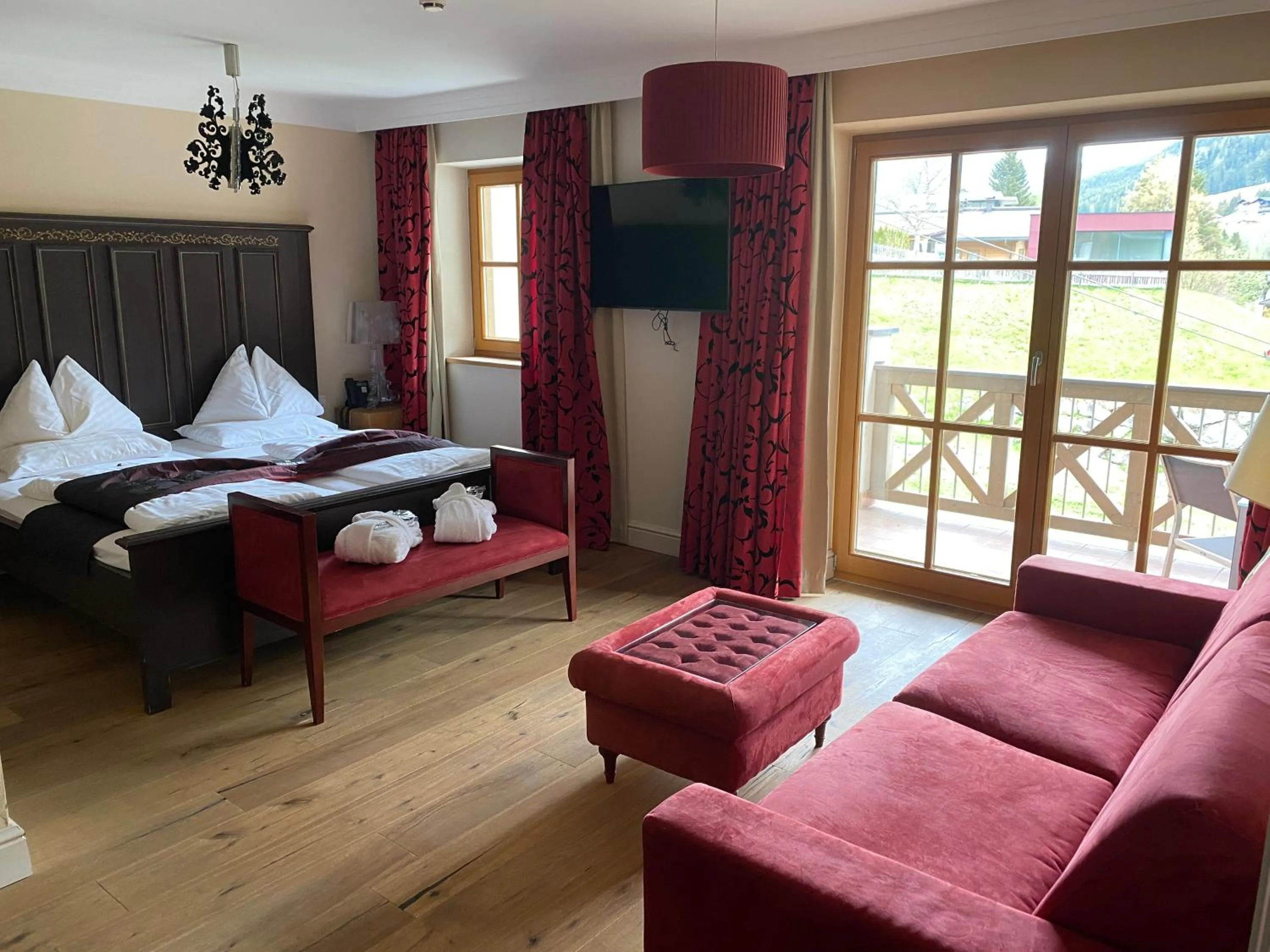 Bed in Hotel Alpine Palace