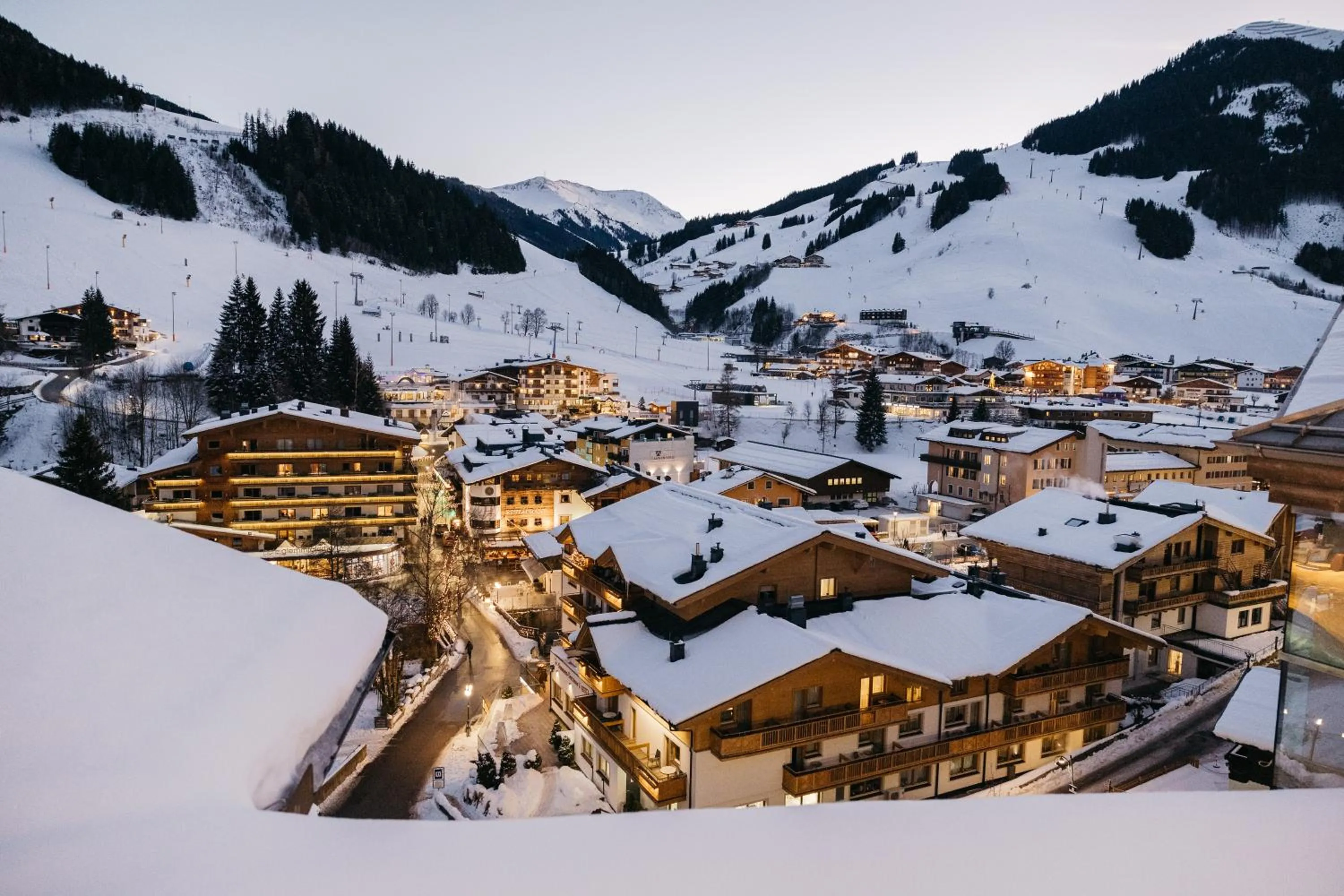 Winter in Hotel Alpine Palace
