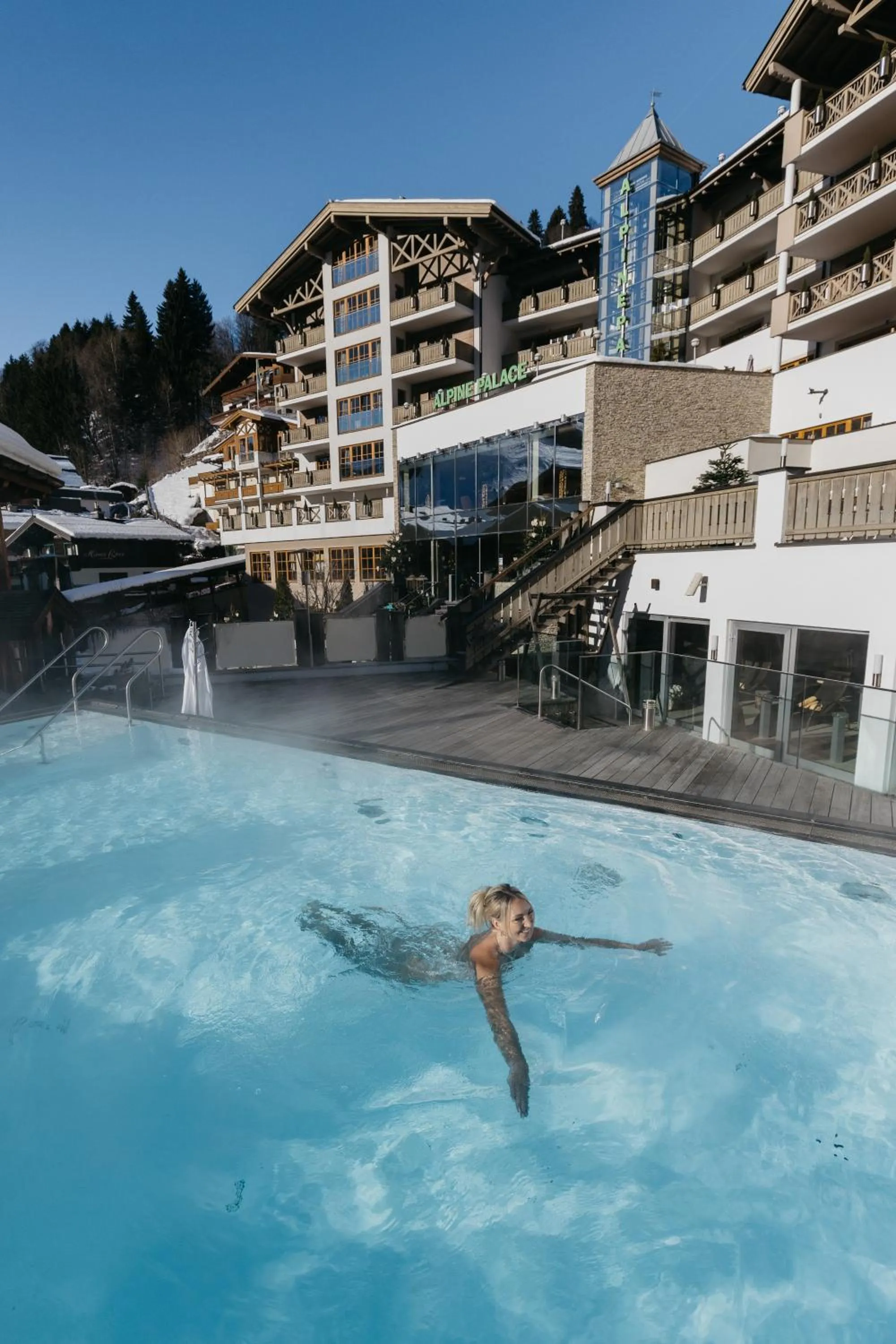 Winter in Hotel Alpine Palace