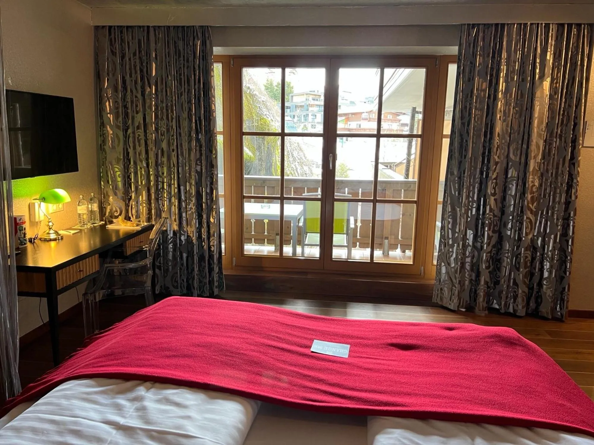 View (from property/room), Bed in Hotel Alpine Palace