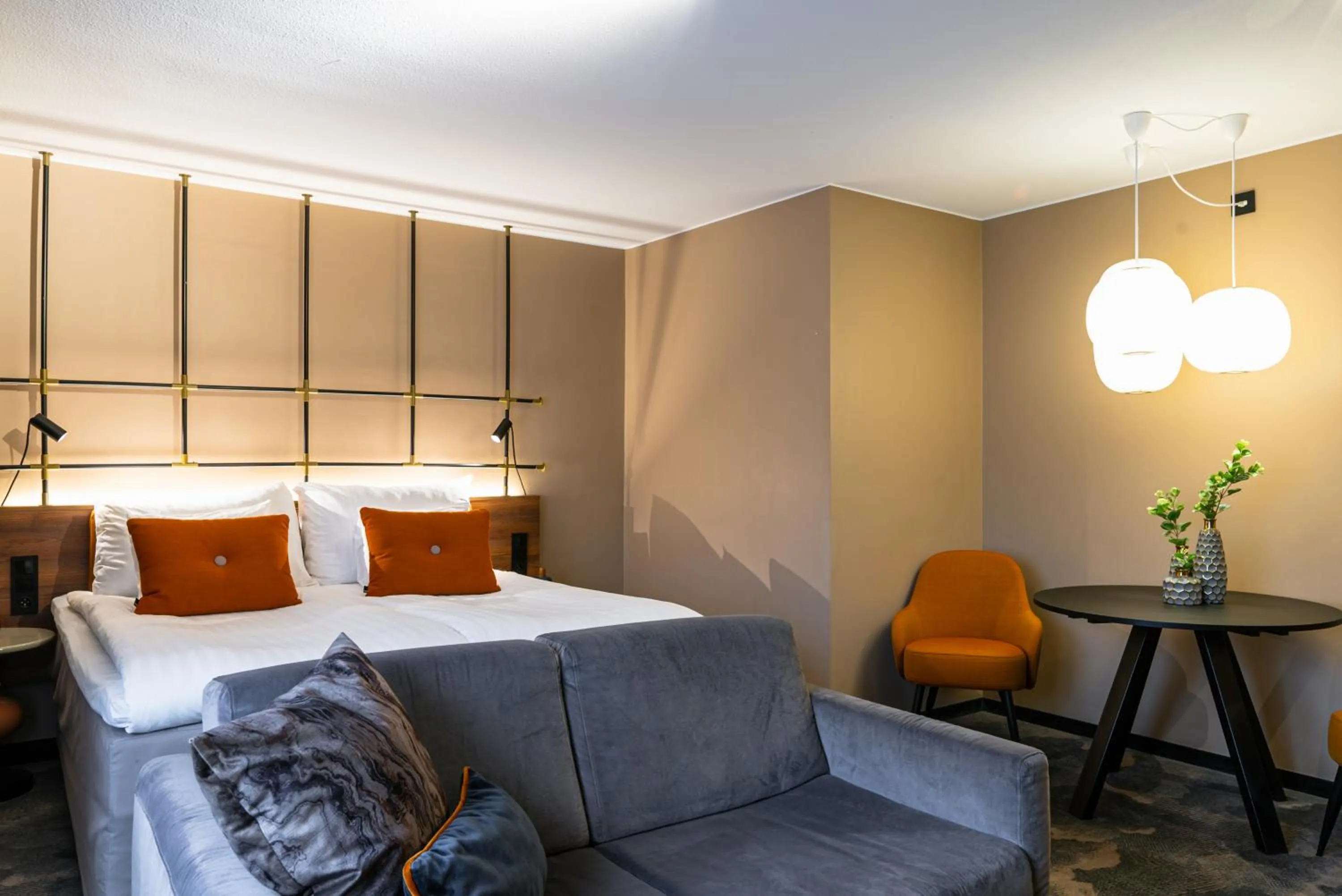 Communal lounge/ TV room in Clarion Hotel Winn