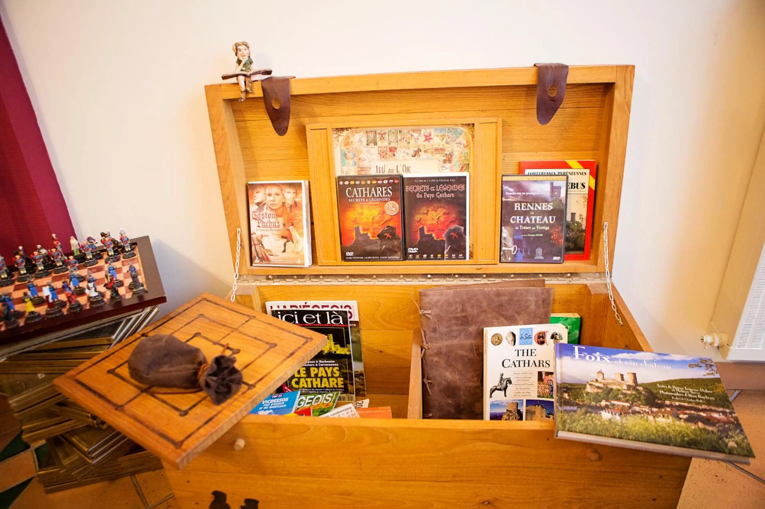 Library in l'Arche des Chapeliers