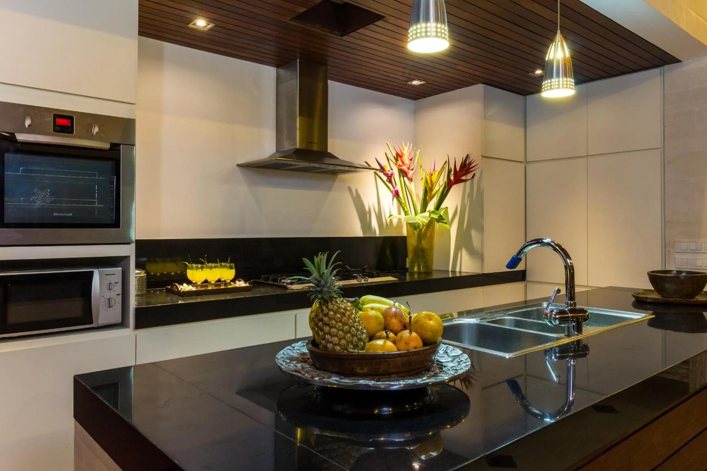 Kitchen or kitchenette in Villa Zamaya Sanur