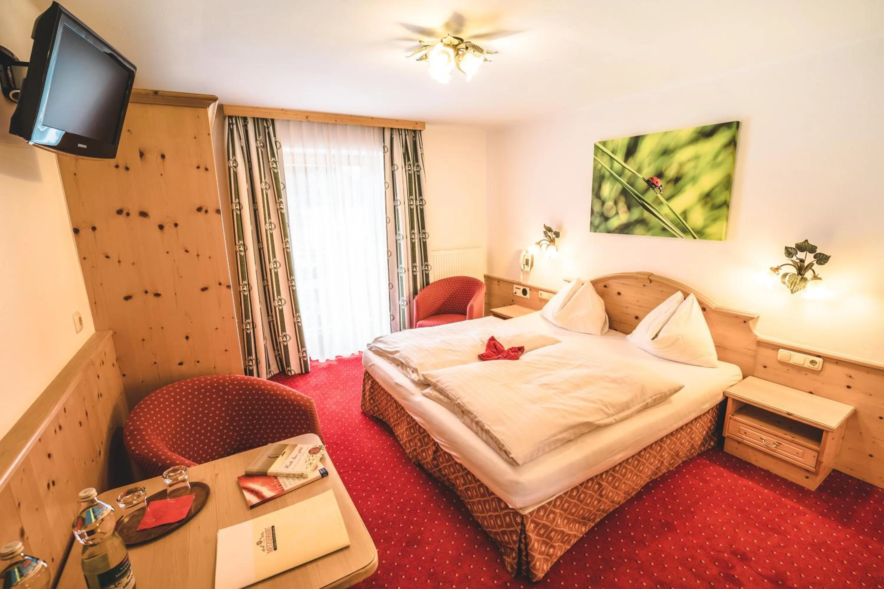 Other, Bed in Hotel Metzgerwirt