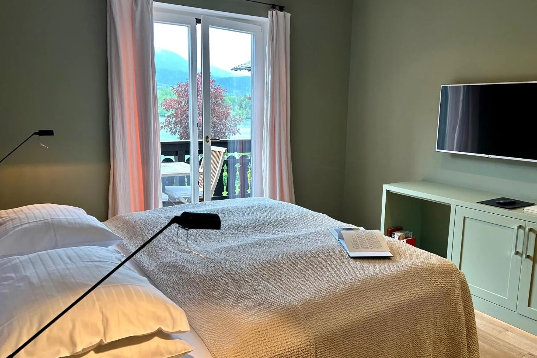 Photo of the whole room, Bed in Strandhotel Margaretha