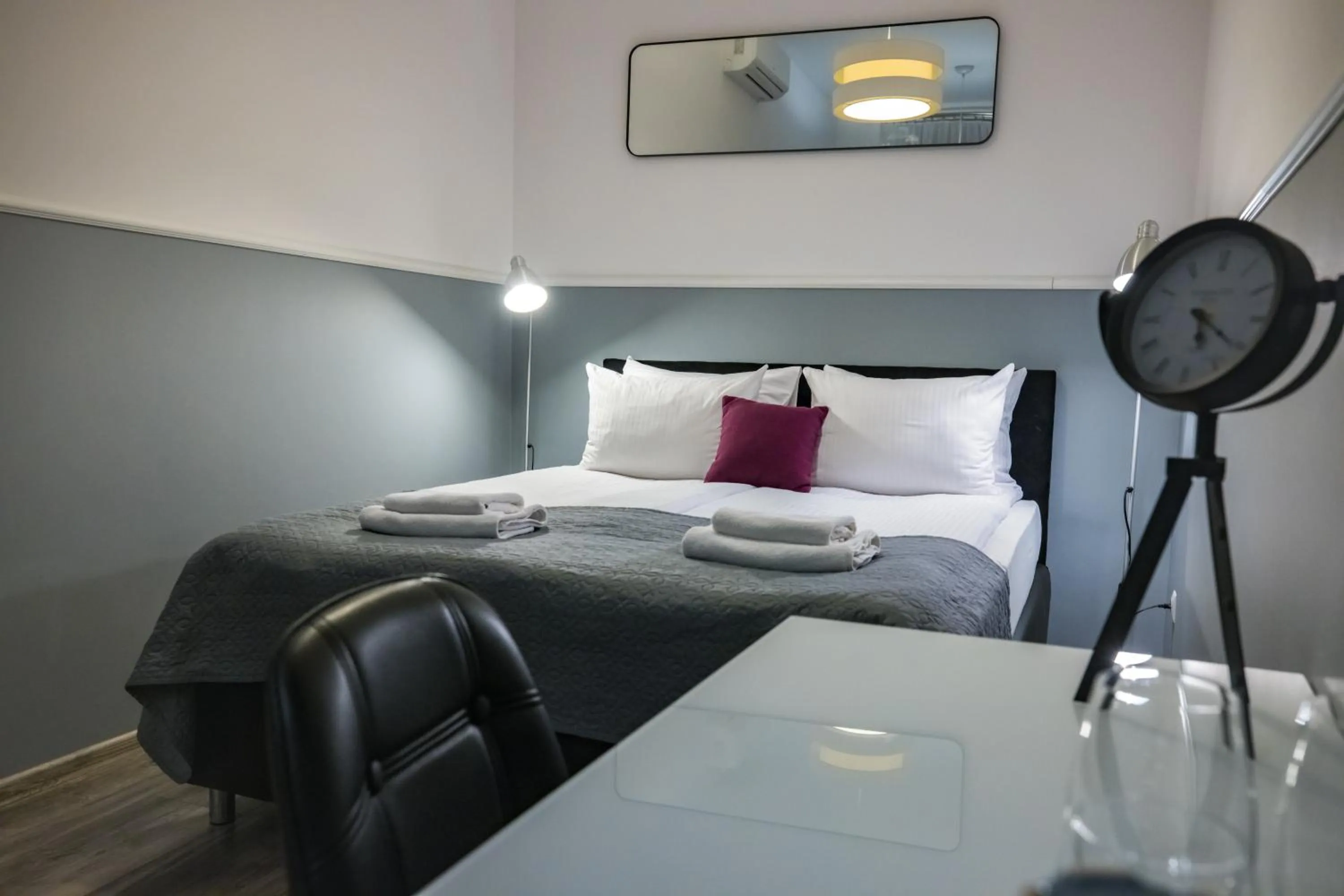 Bed in Leo Apartments Main Square