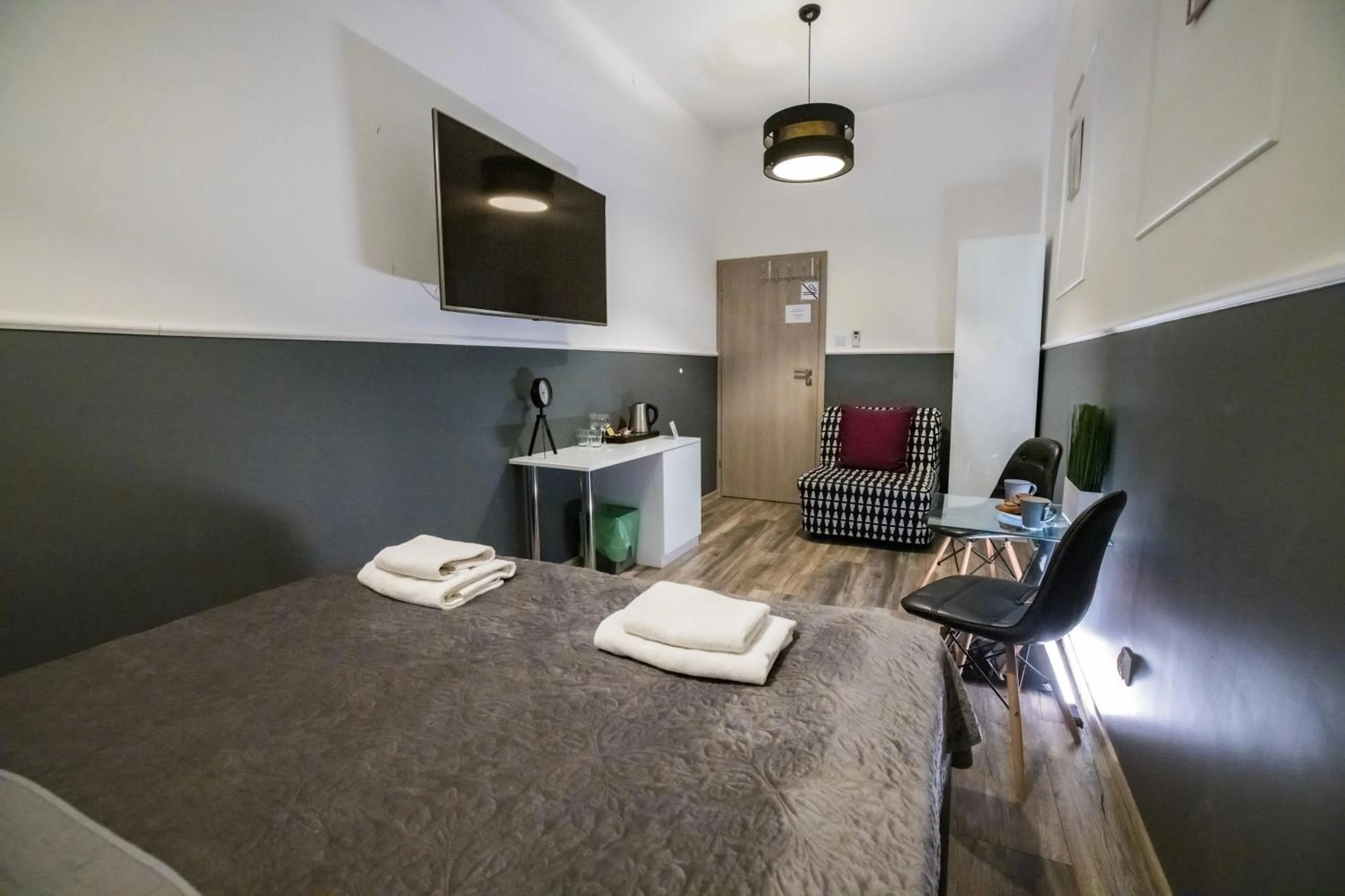 Bed in Leo Apartments Main Square