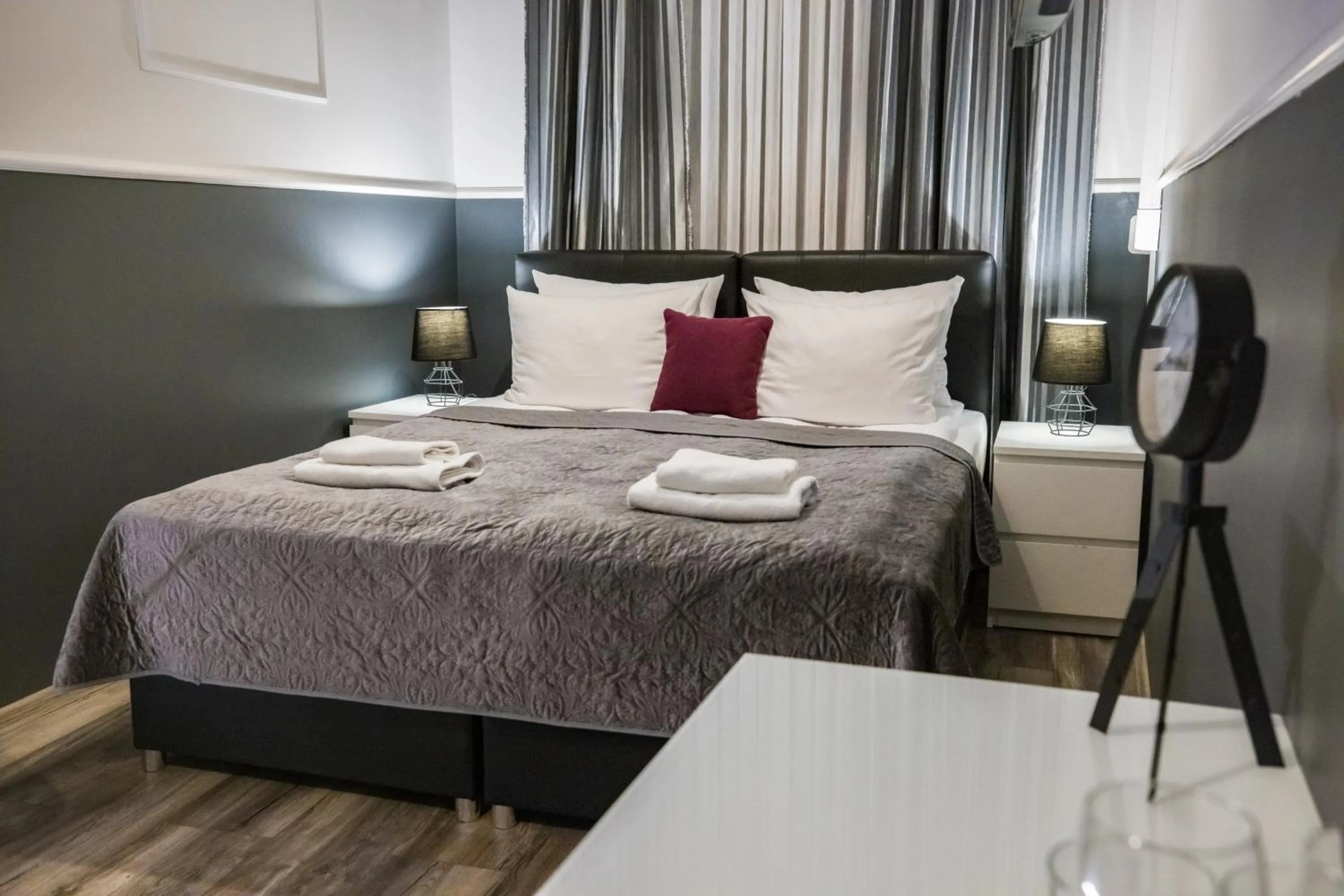 Bed in Leo Apartments Main Square