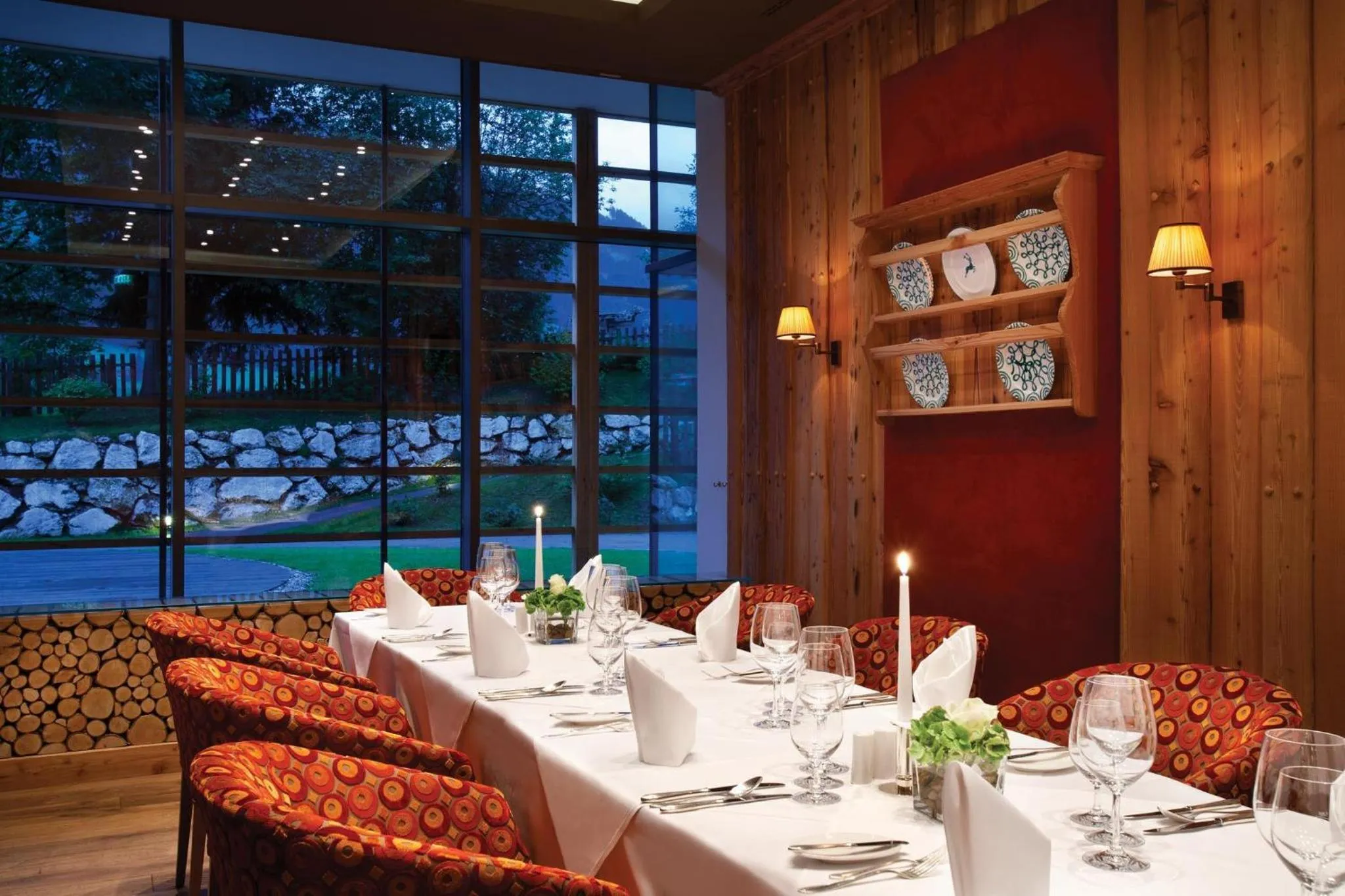 Restaurant/places to eat in Kempinski Hotel Das Tirol
