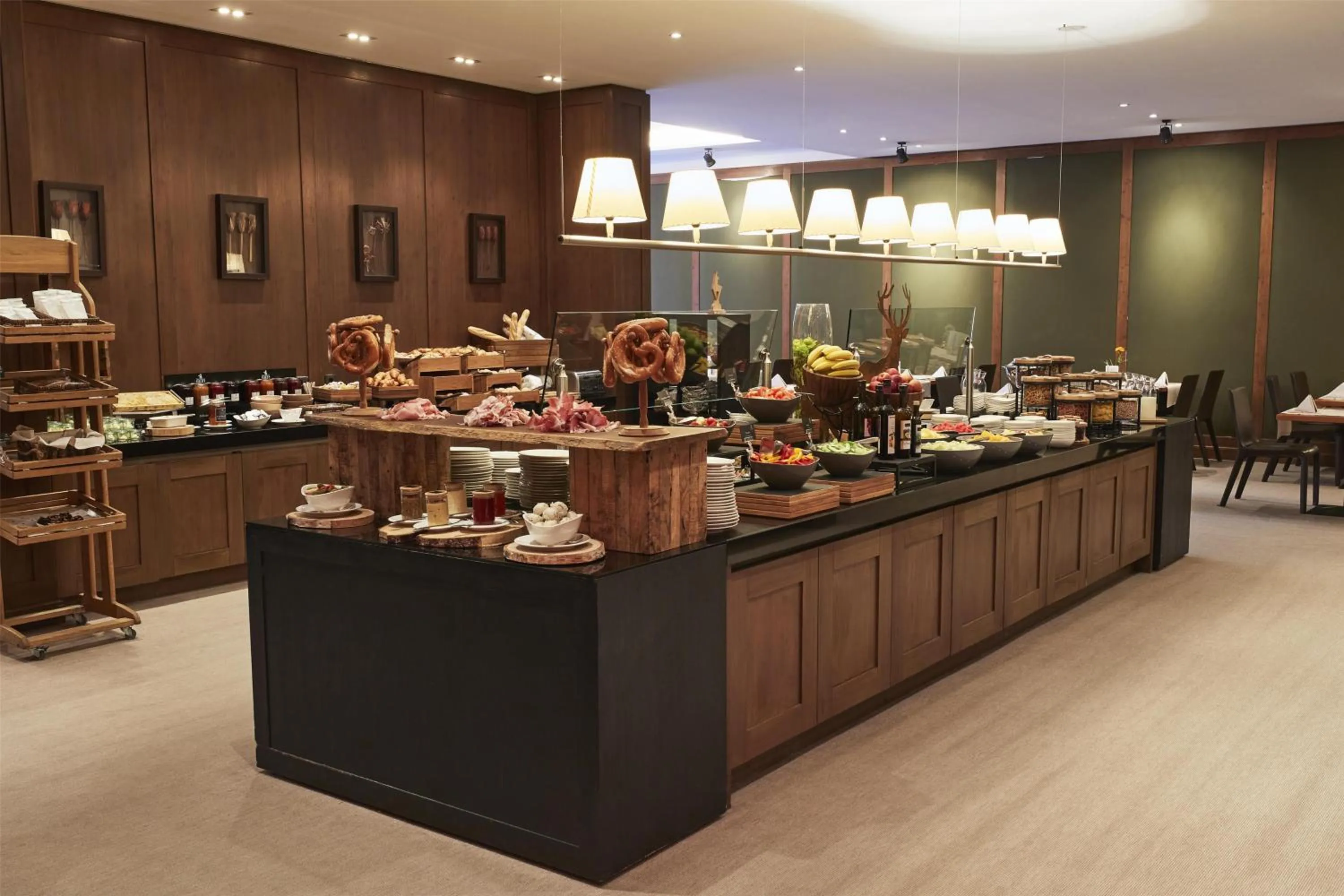 Breakfast in Kempinski Hotel Das Tirol