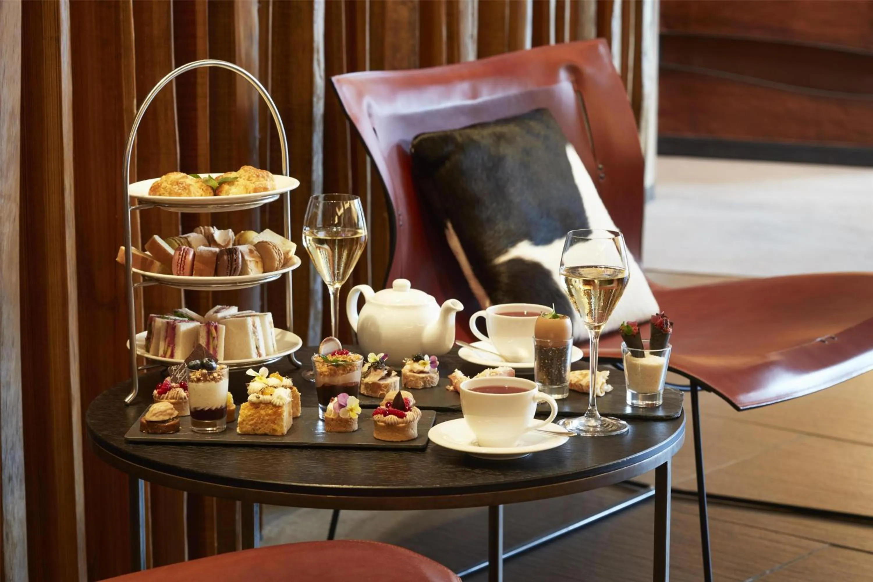 Restaurant/places to eat in Kempinski Hotel Das Tirol