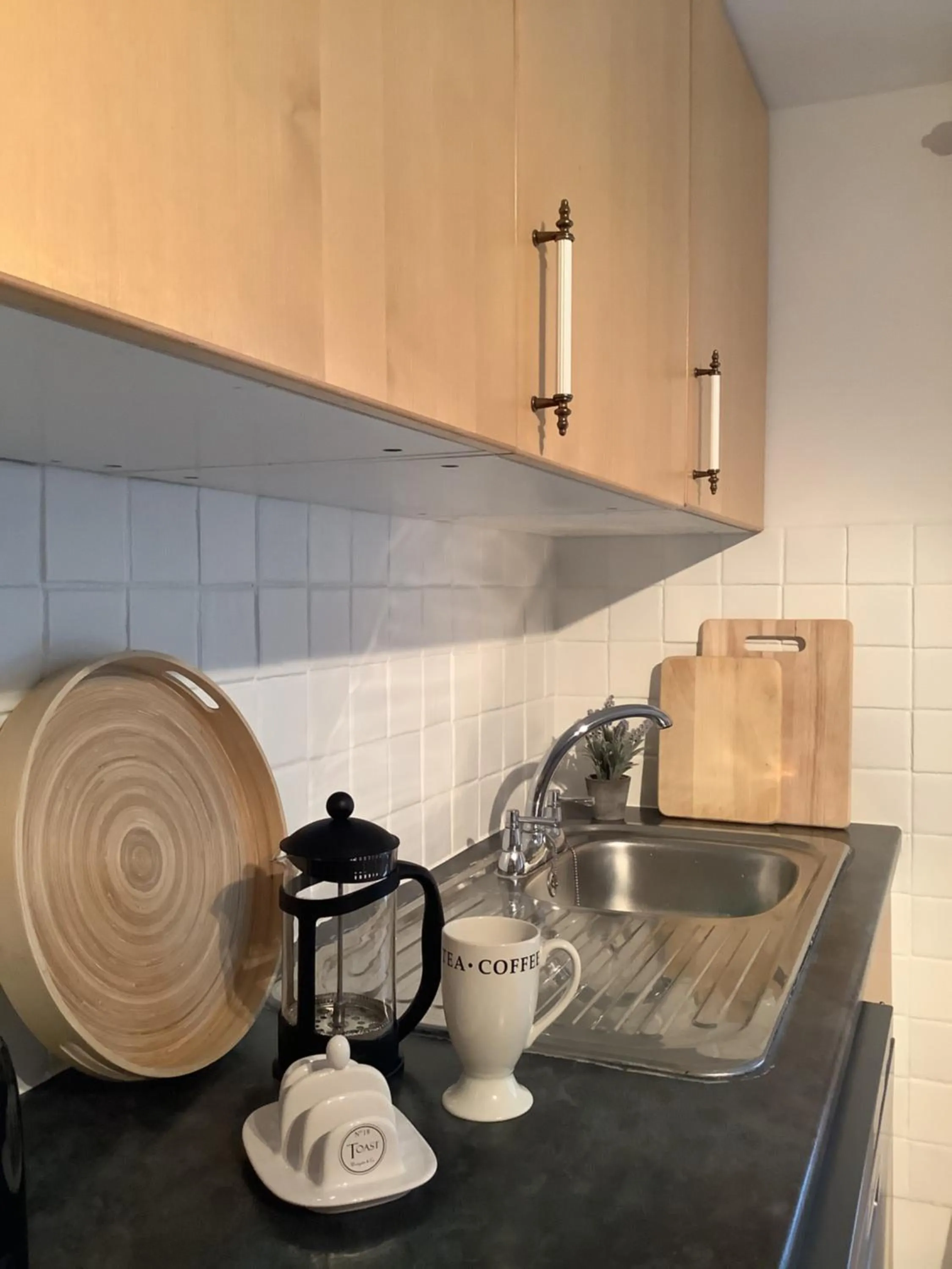 Kitchen or kitchenette in Humphries Cross Apartments
