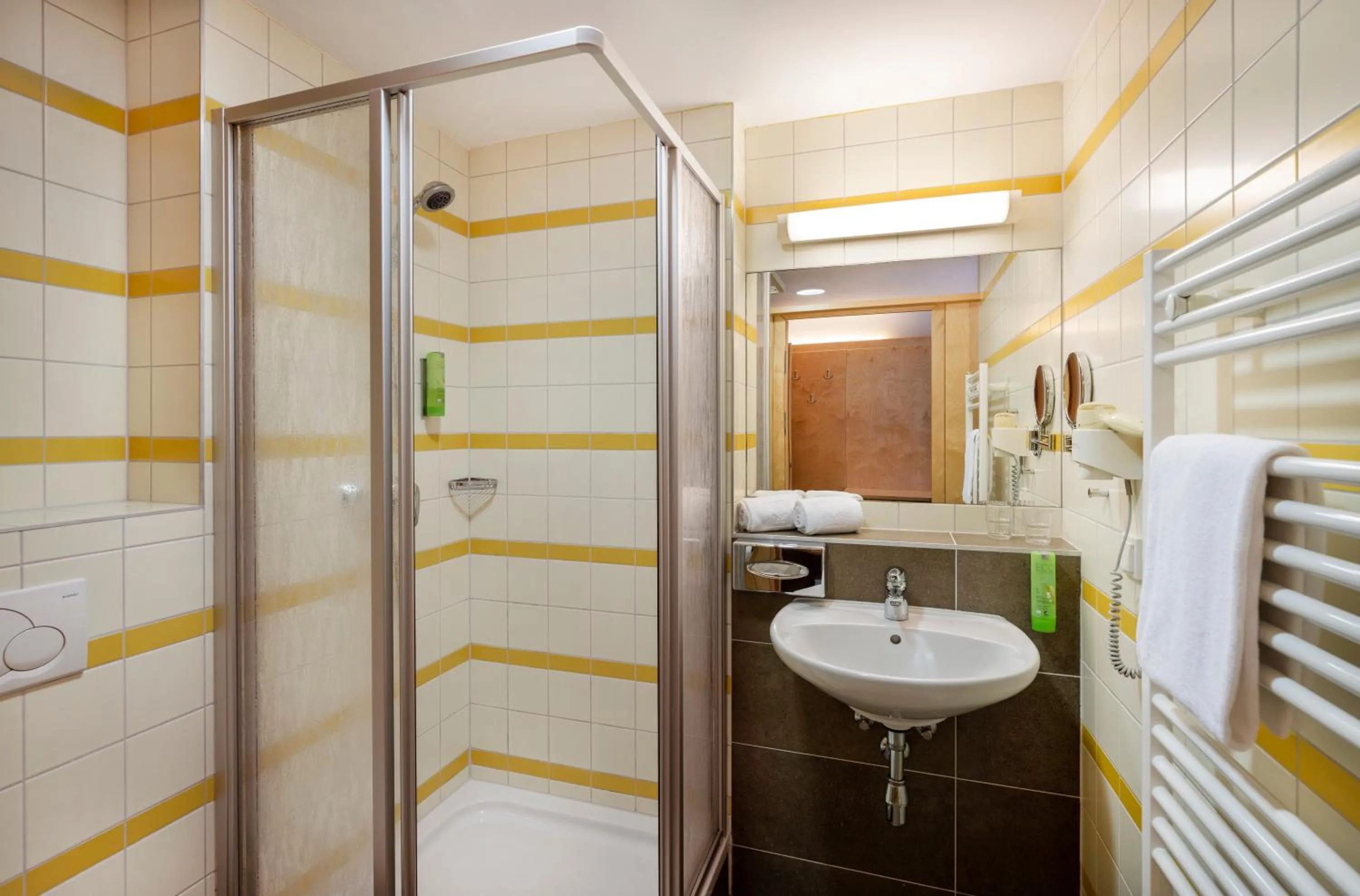 Shower in JUFA Hotel Deutschlandsberg