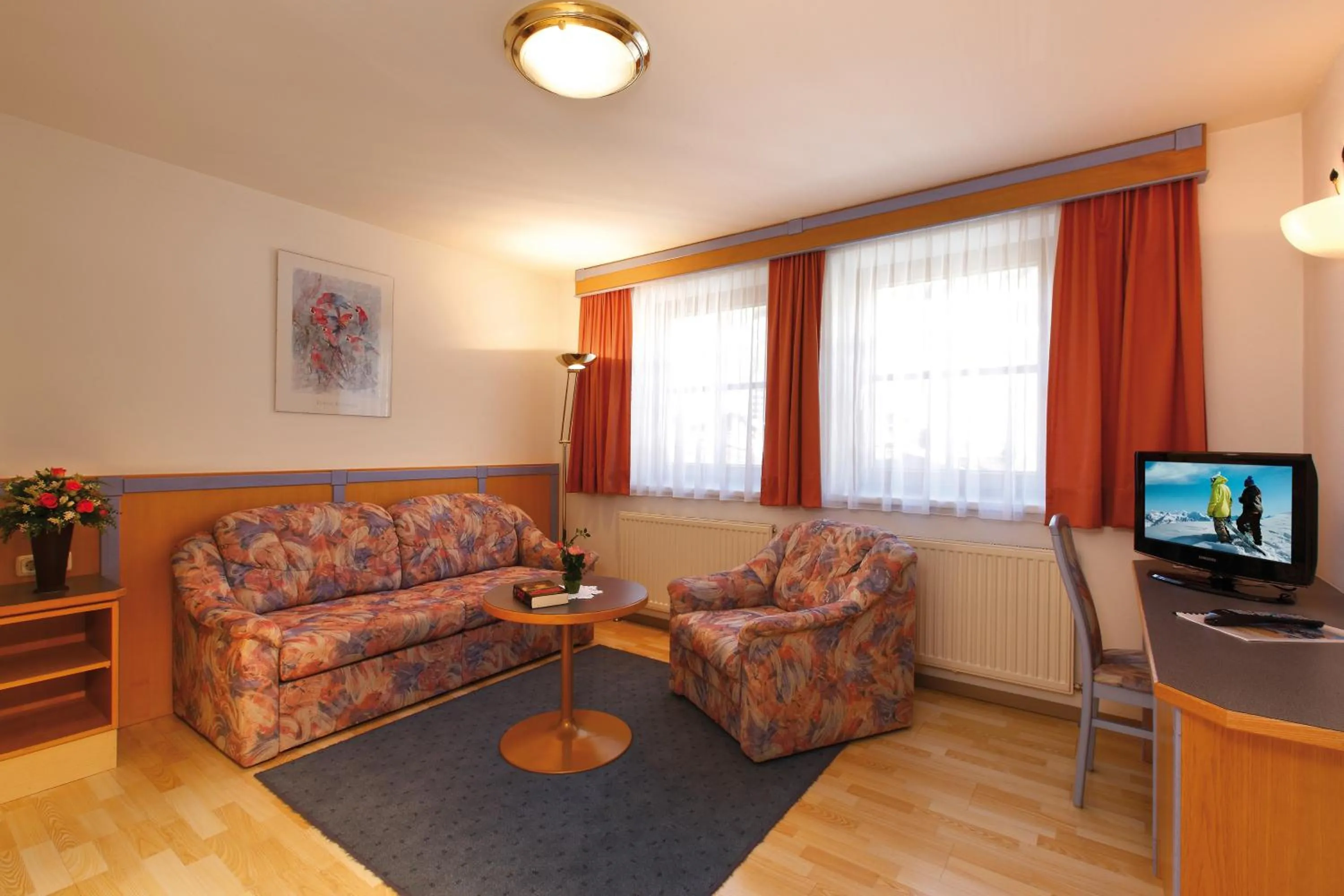 Photo of the whole room in Hotel Das Zentrum
