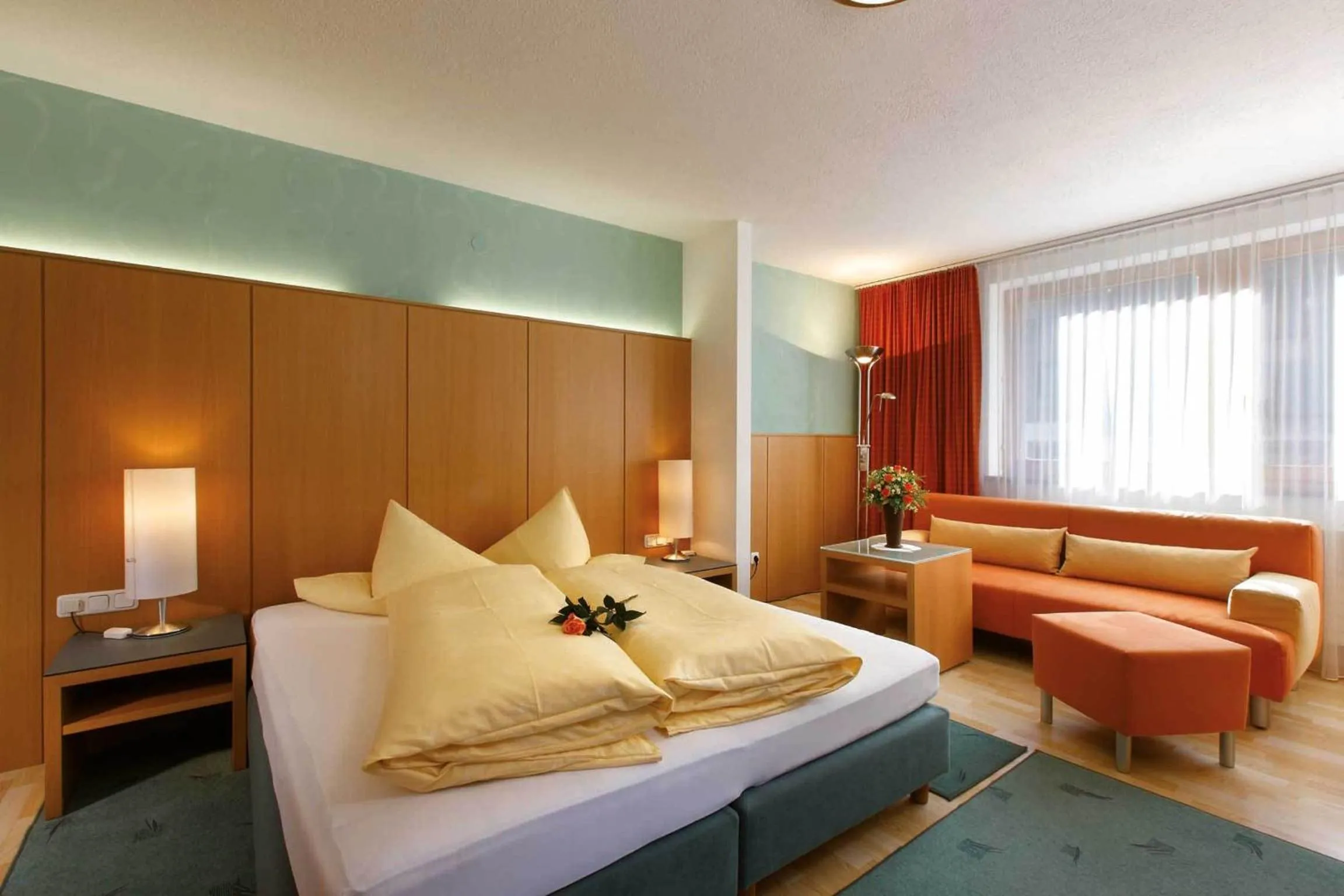 Photo of the whole room, Bed in Hotel Das Zentrum