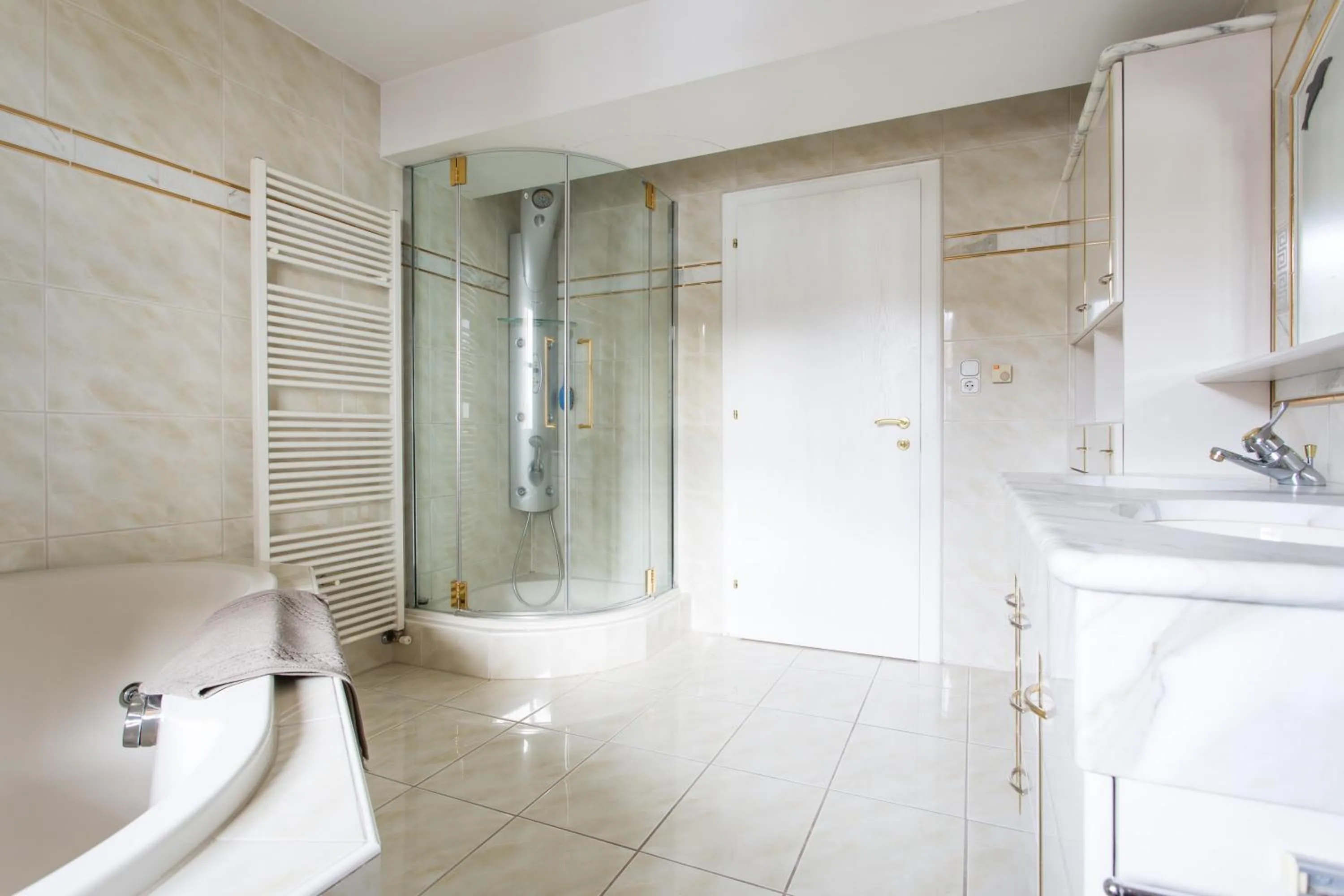 Bathroom in Hotel Das Zentrum