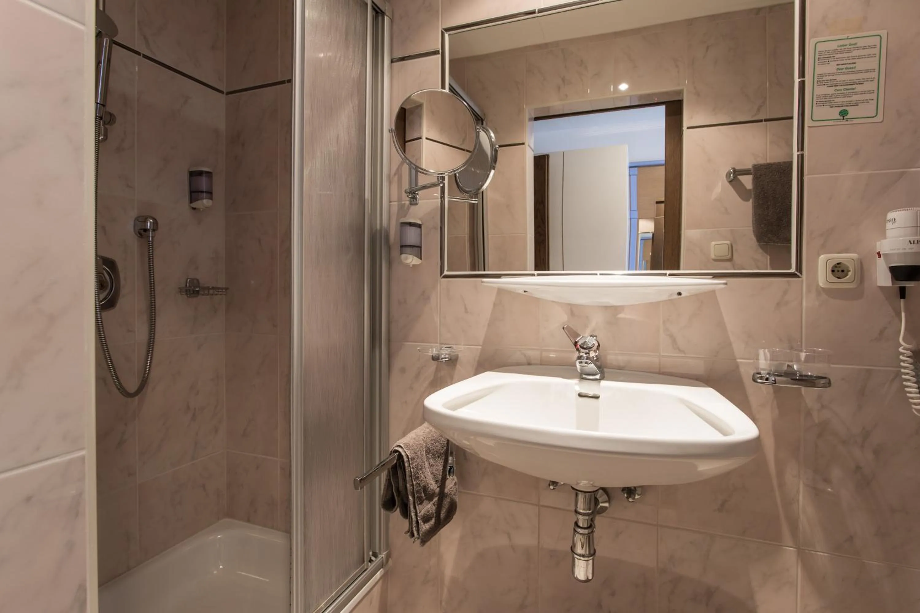 Bathroom in Hotel Das Zentrum