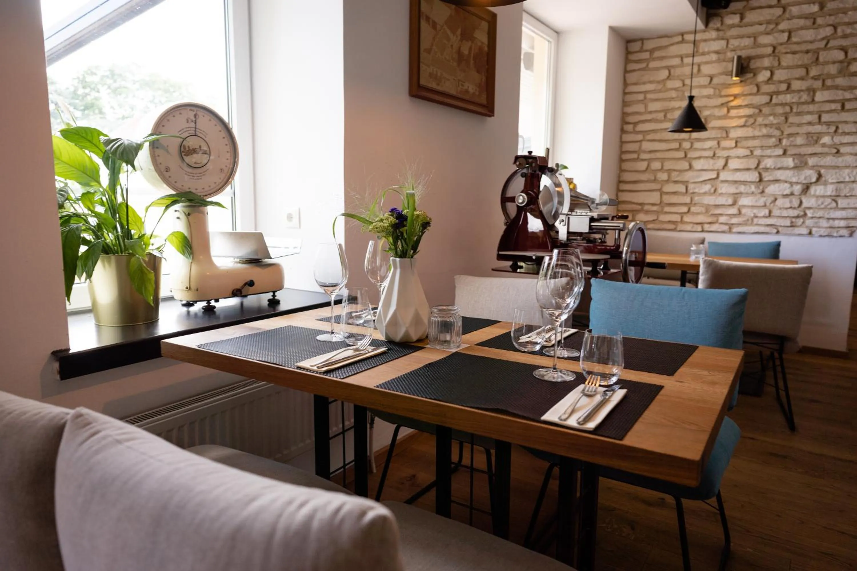 Restaurant/places to eat in Fatty George