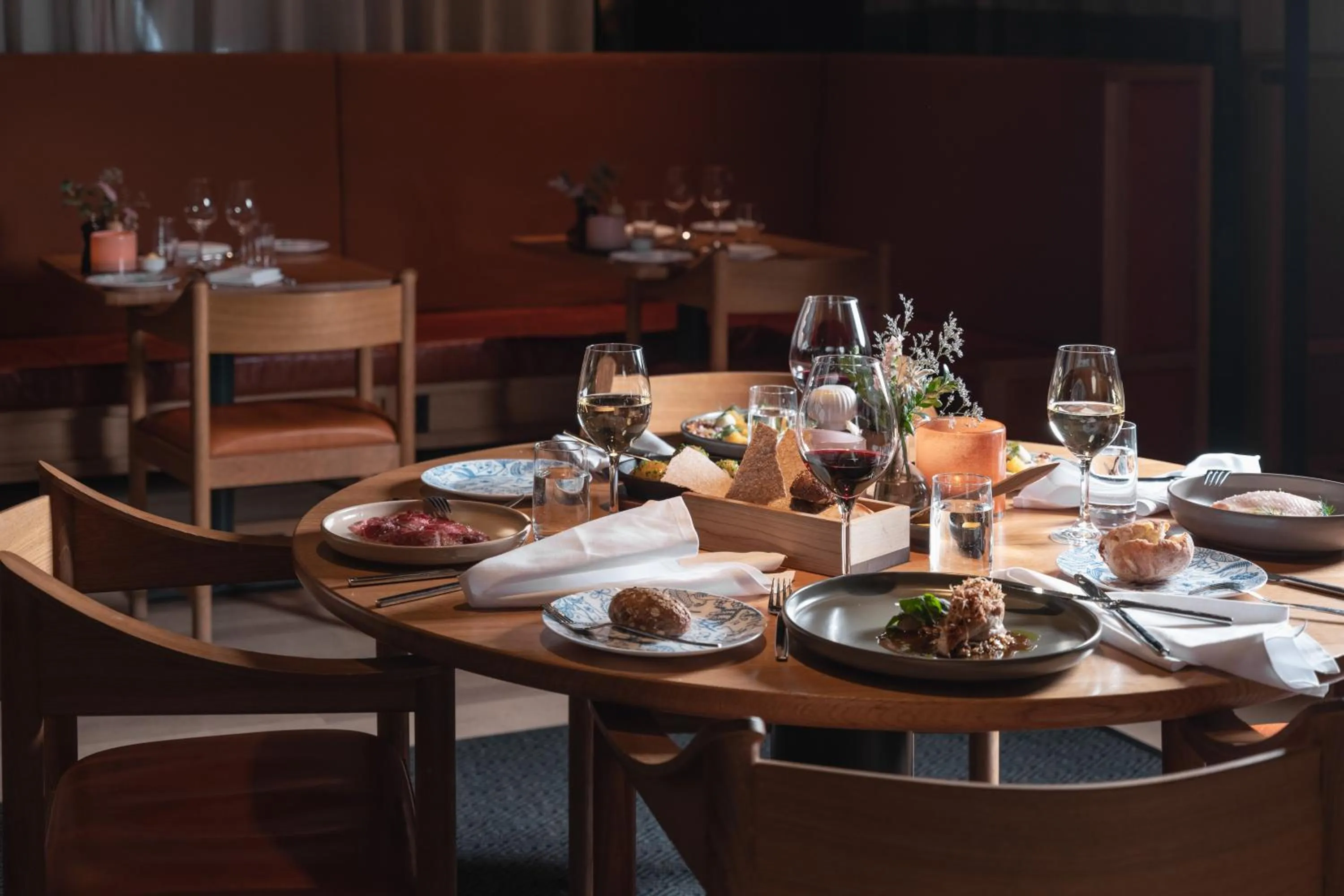 Restaurant/places to eat in Nordic Light Hotel