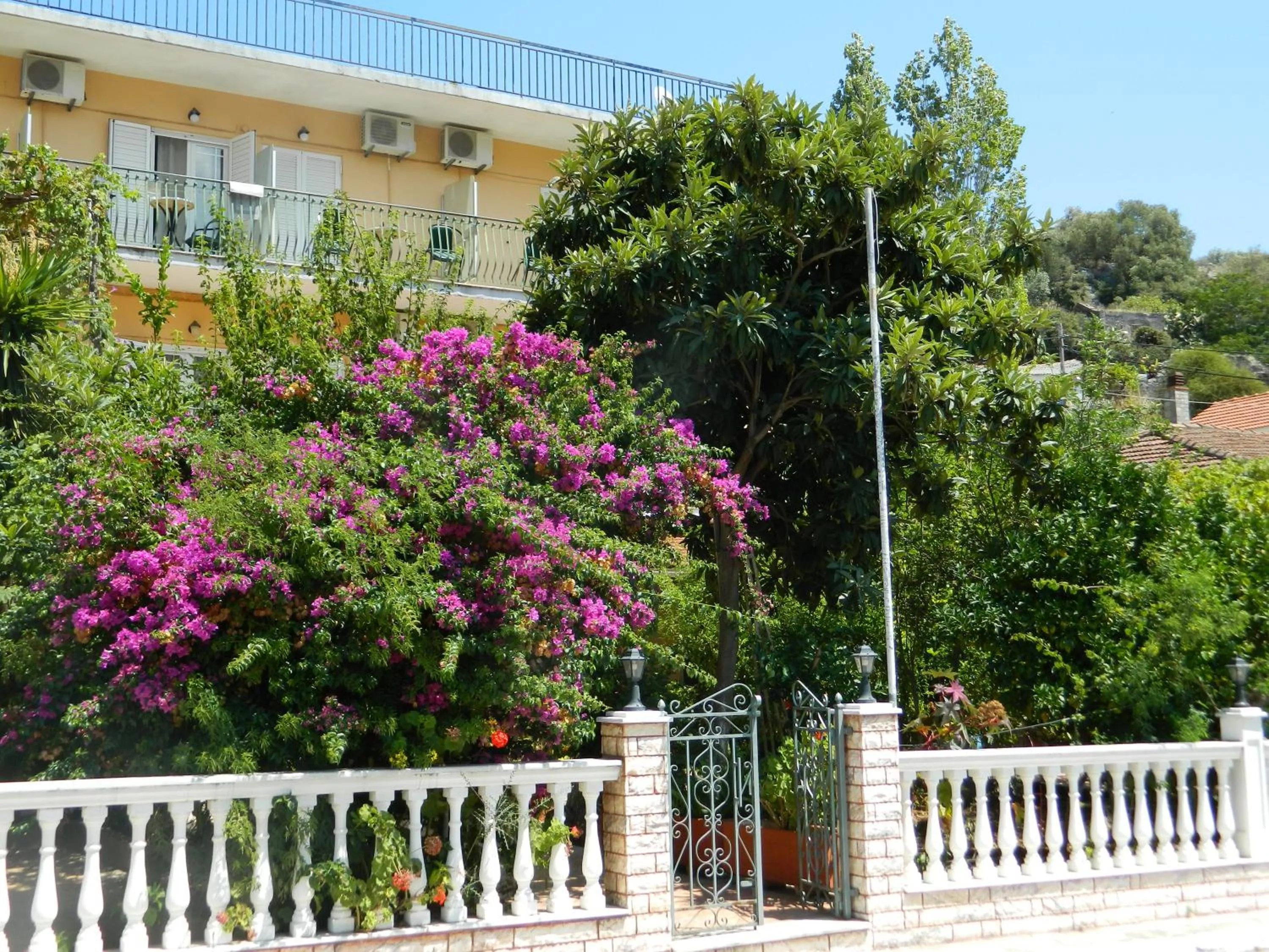 Facade/entrance in Logara's Apartments