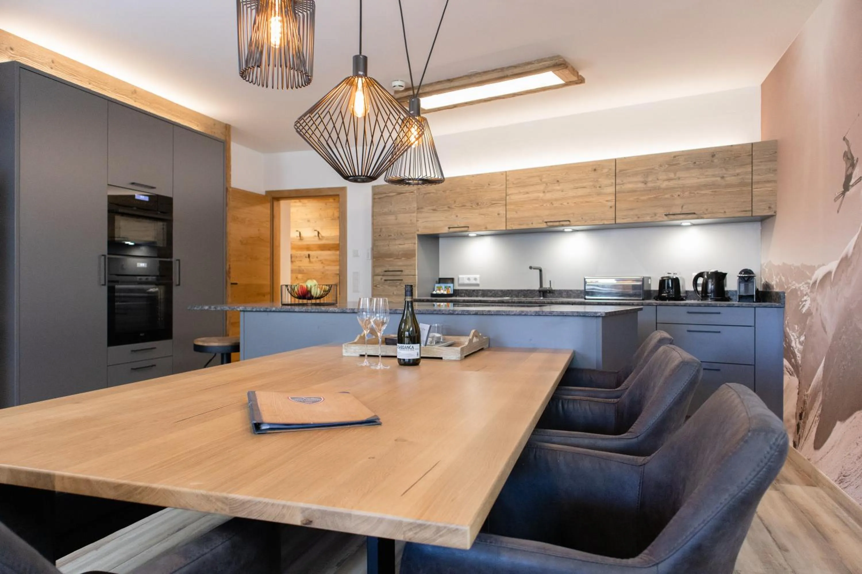 Kitchen or kitchenette in AvenidA Style Appartements by Alpin Rentals