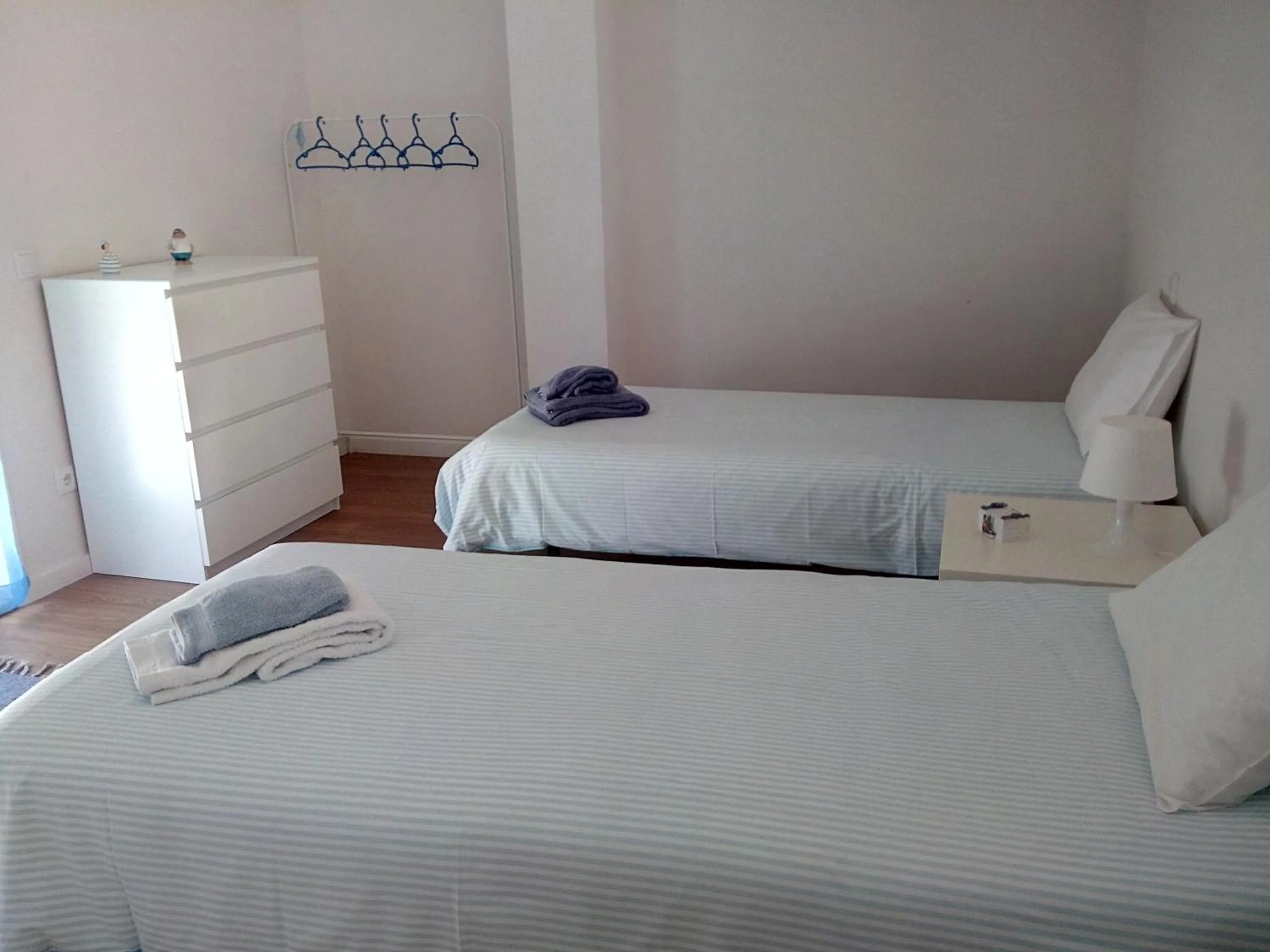 Bedroom, Bed in Harbour Views Penthouse