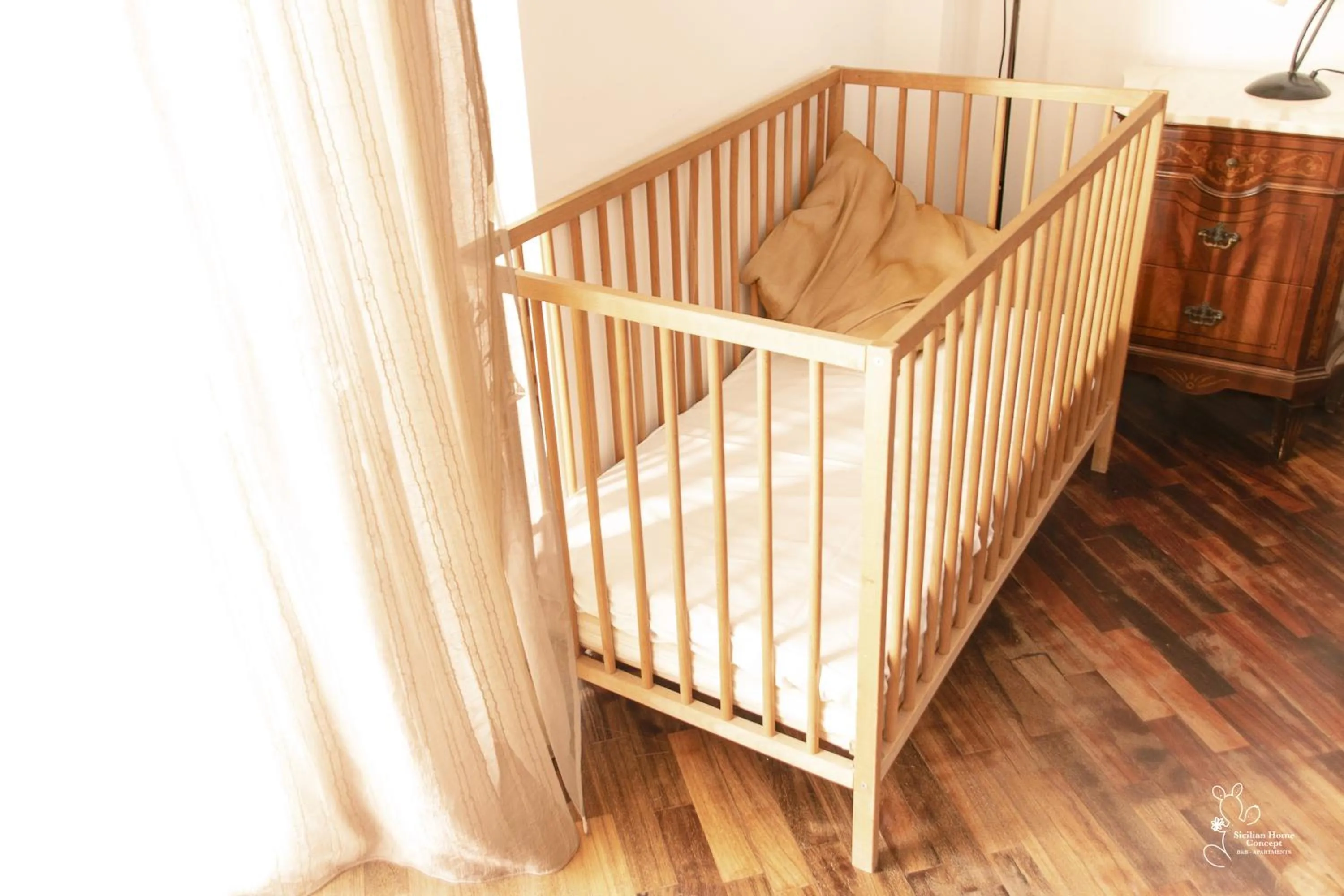 cot, Bed in Sicilian Home