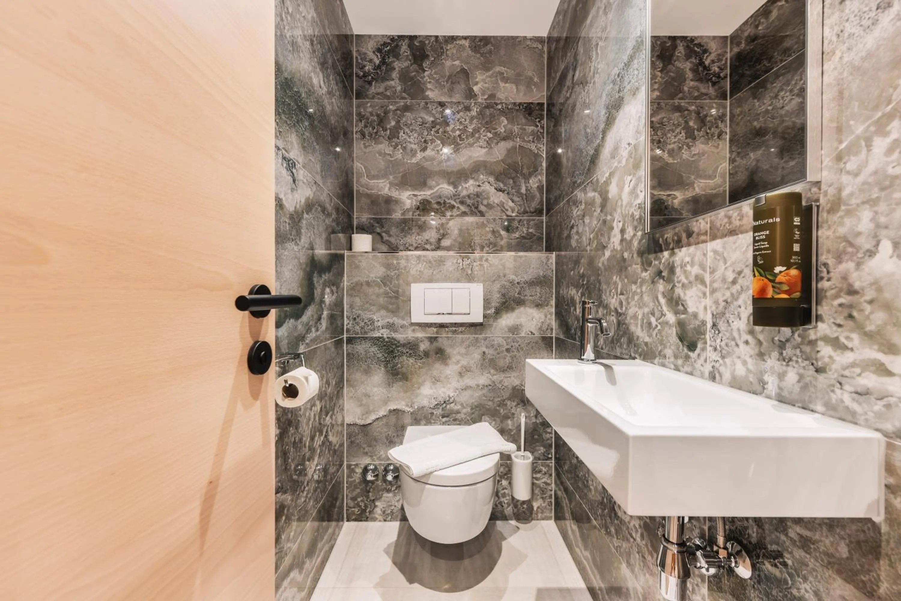 Toilet in Hotel Dominic