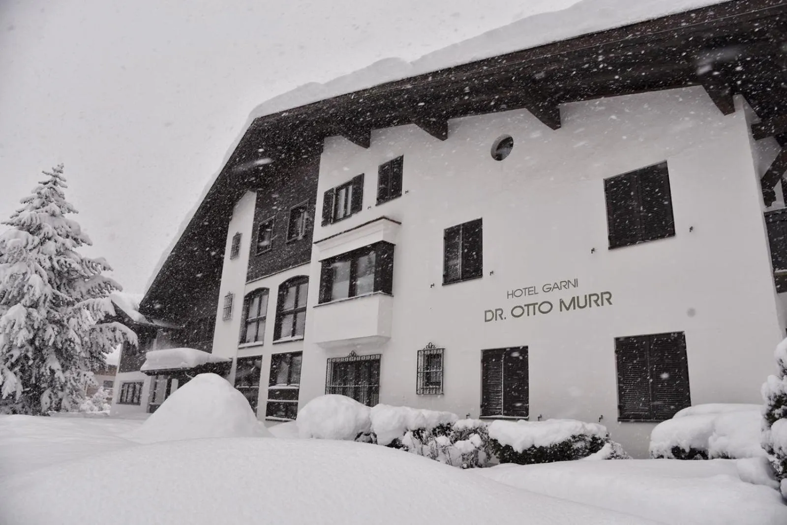 Property building in Hotel Dr Otto Murr B&B