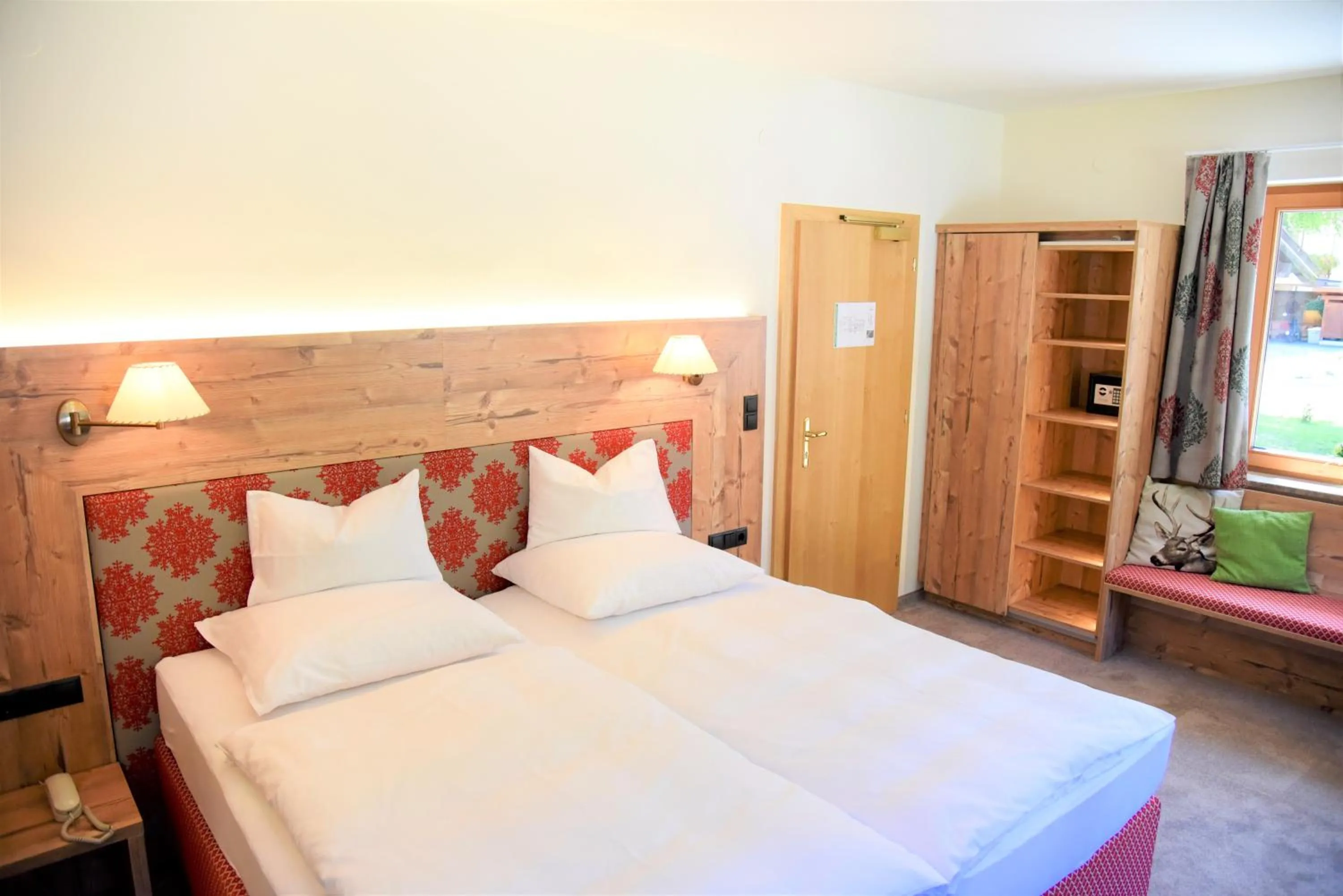 Photo of the whole room, Bed in Hotel Dr Otto Murr B&B