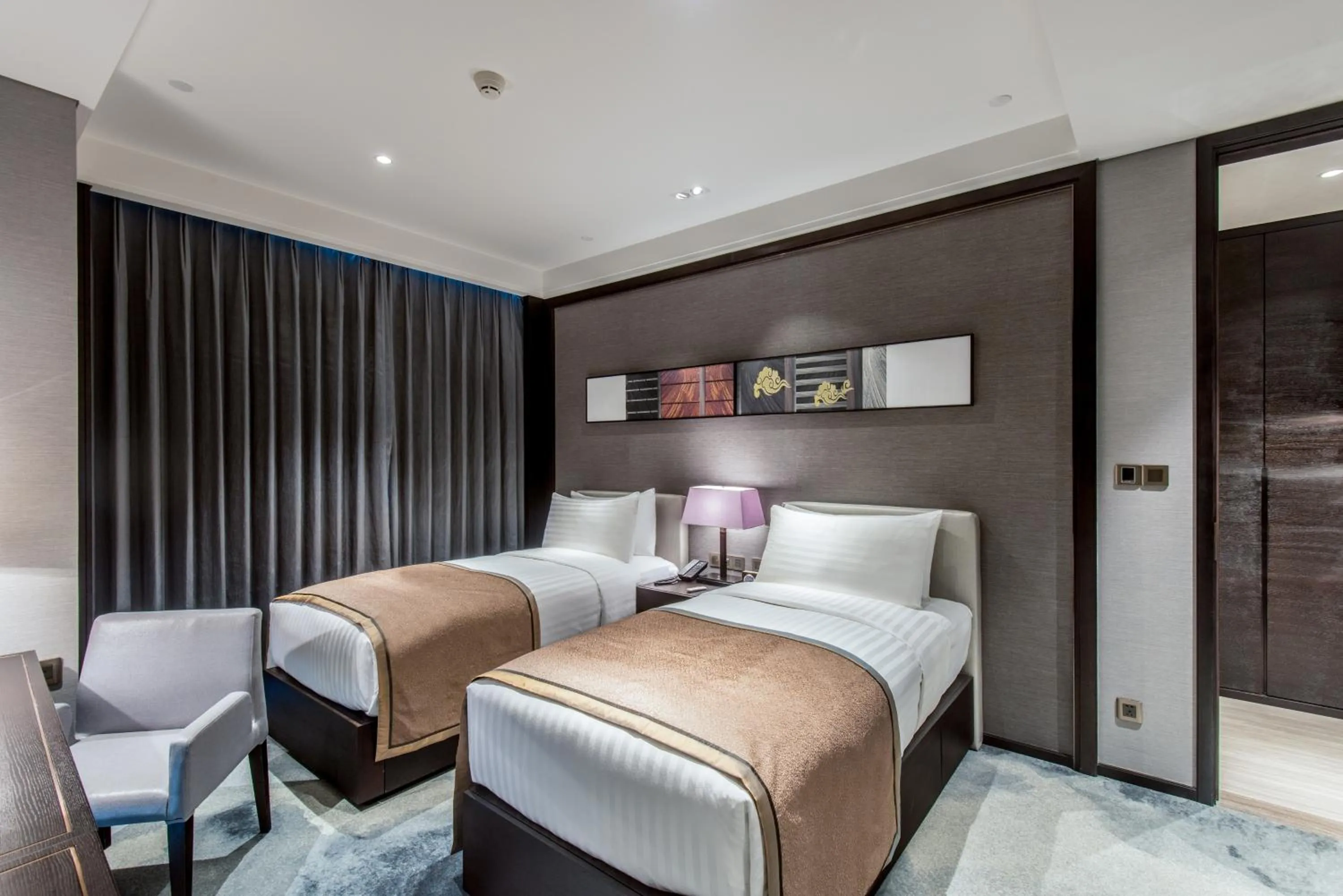 Bedroom, Bed in Oakwood Residence Damei Beijing