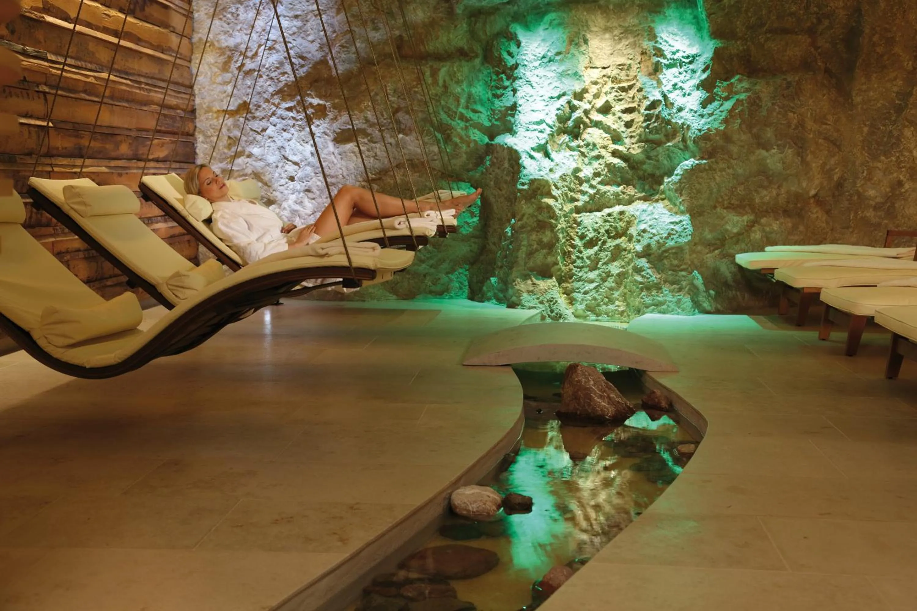 Guests in Pfefferkorn's Hotel