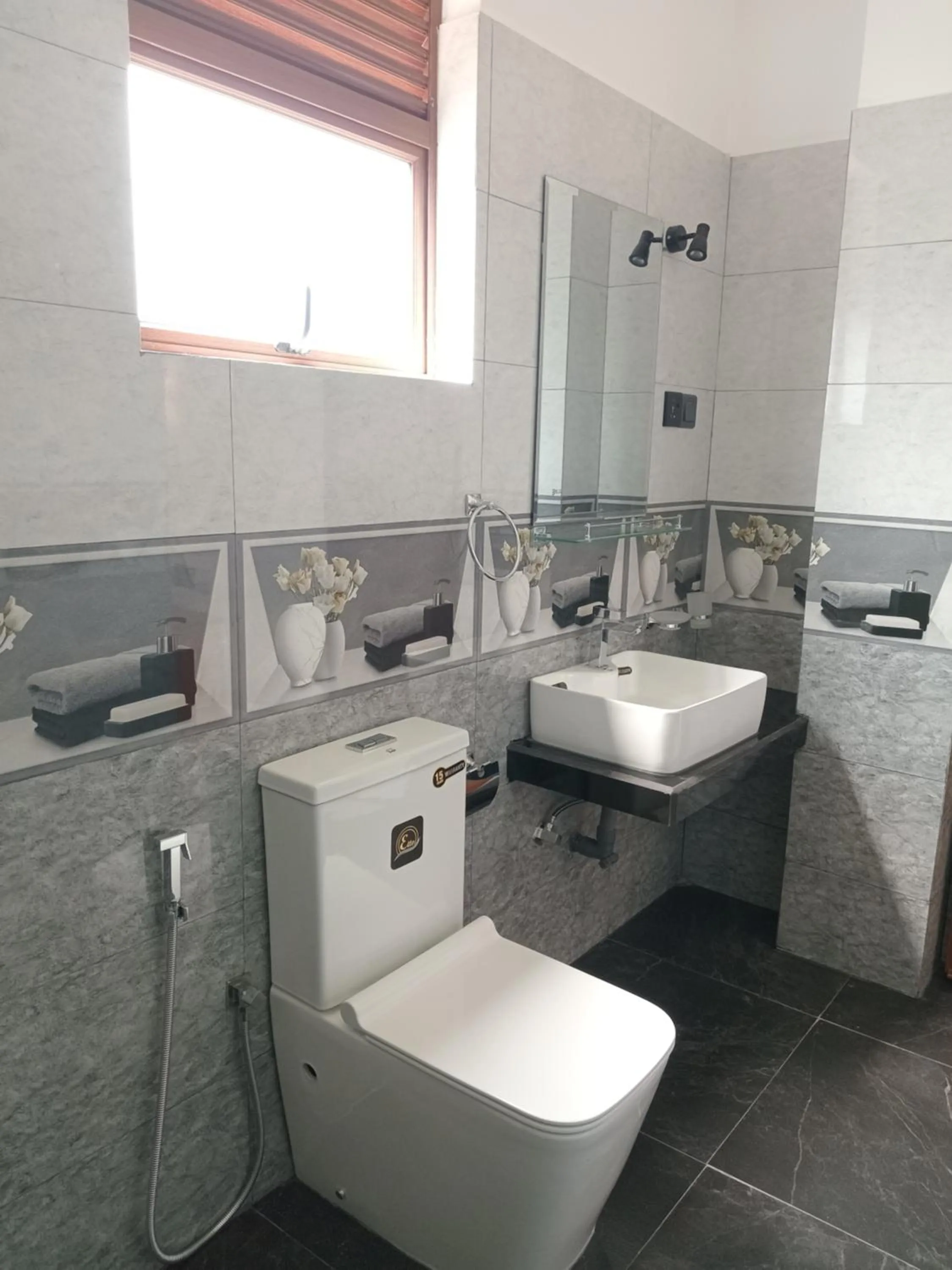 Shower in The CatiPe Lodge