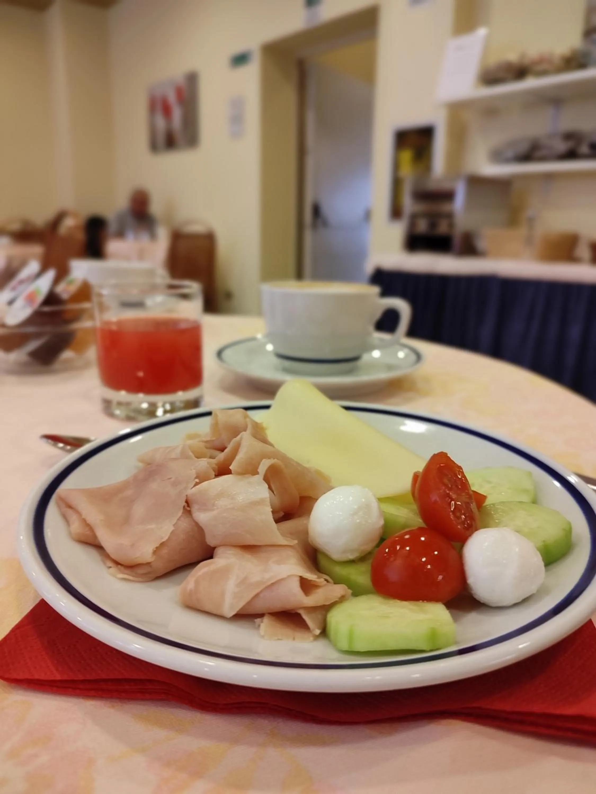 Food and drinks in Aparthotel Pineda