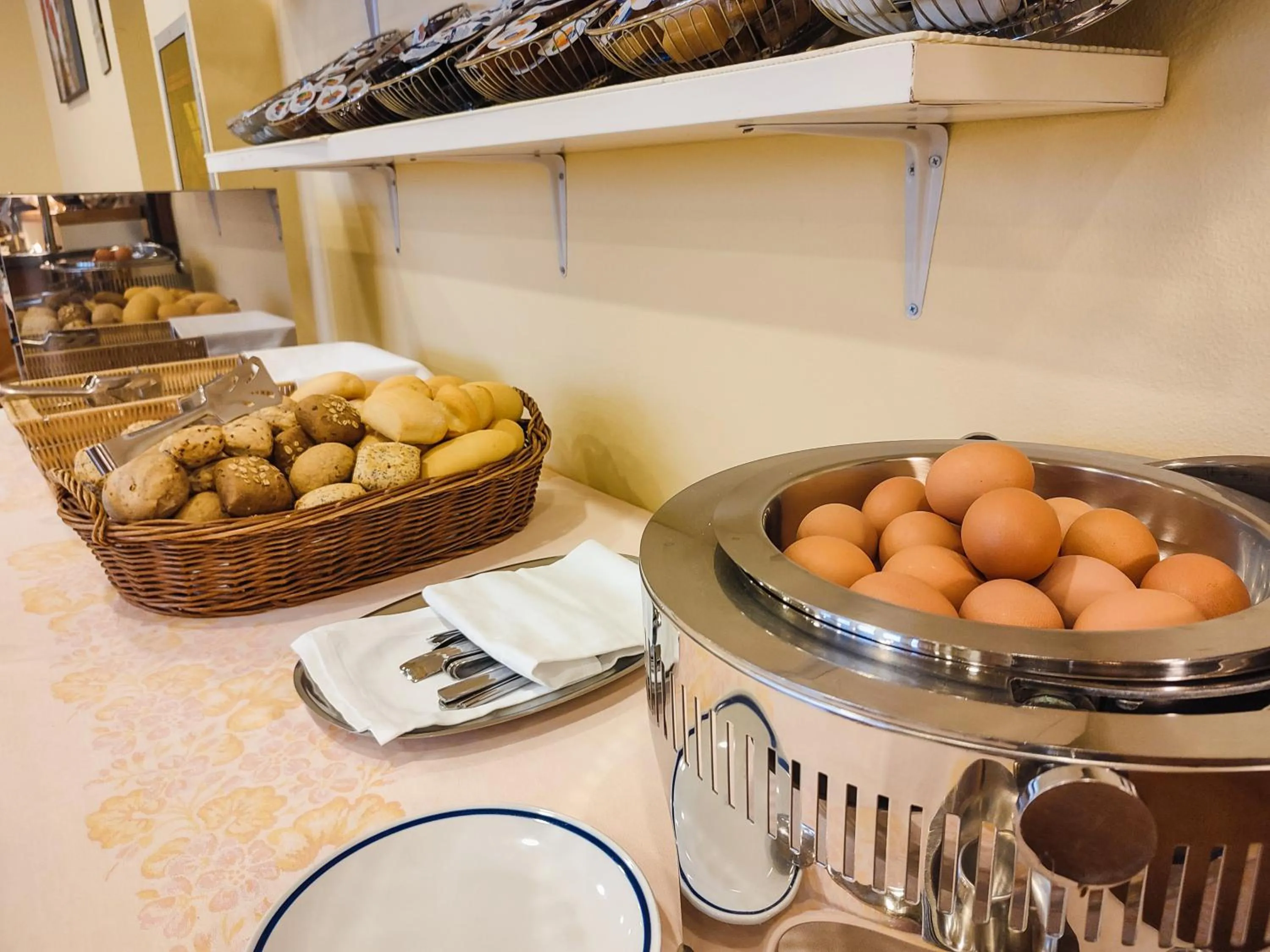 Food and drinks in Aparthotel Pineda