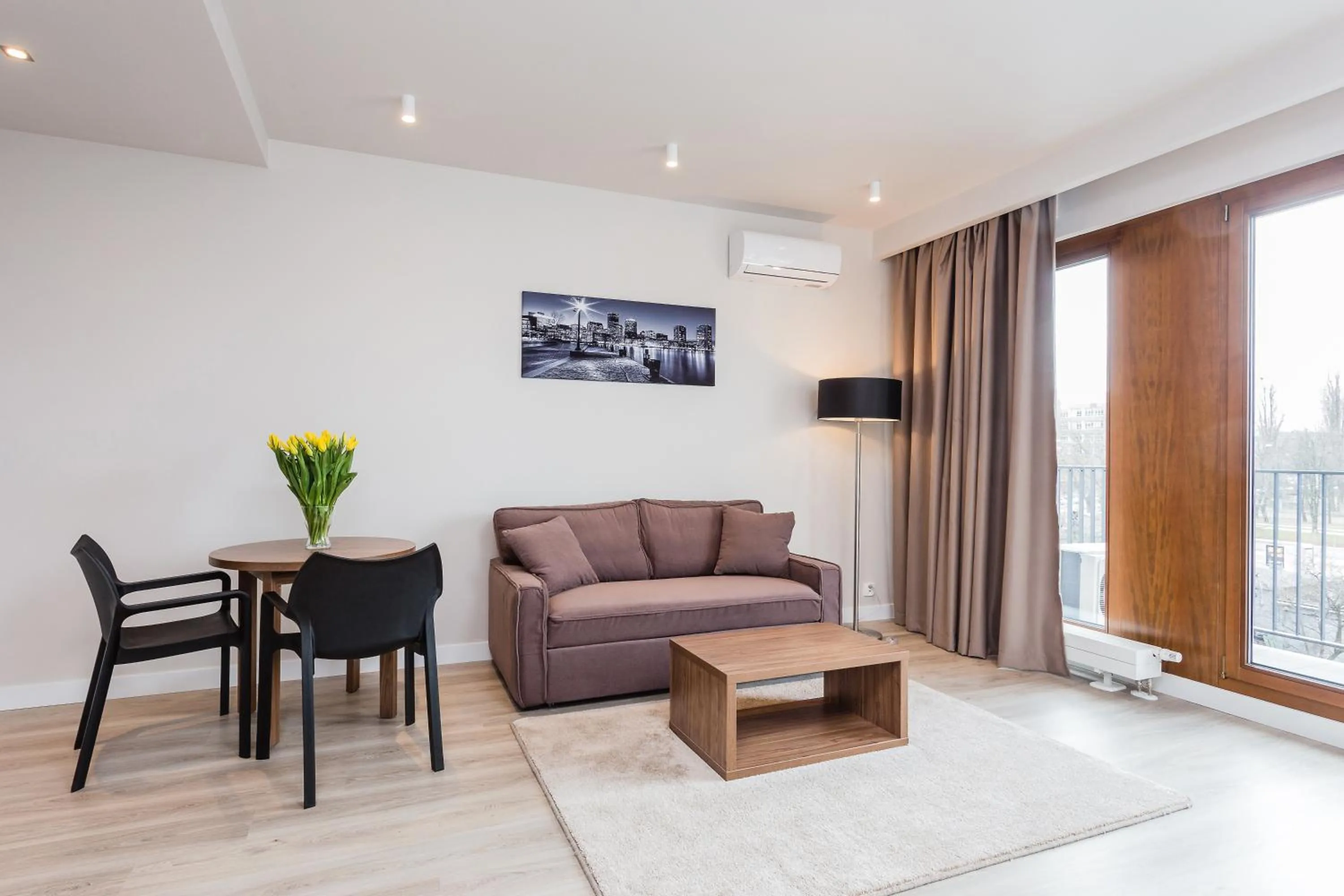 Photo of the whole room in Platinum Residence Mokotów