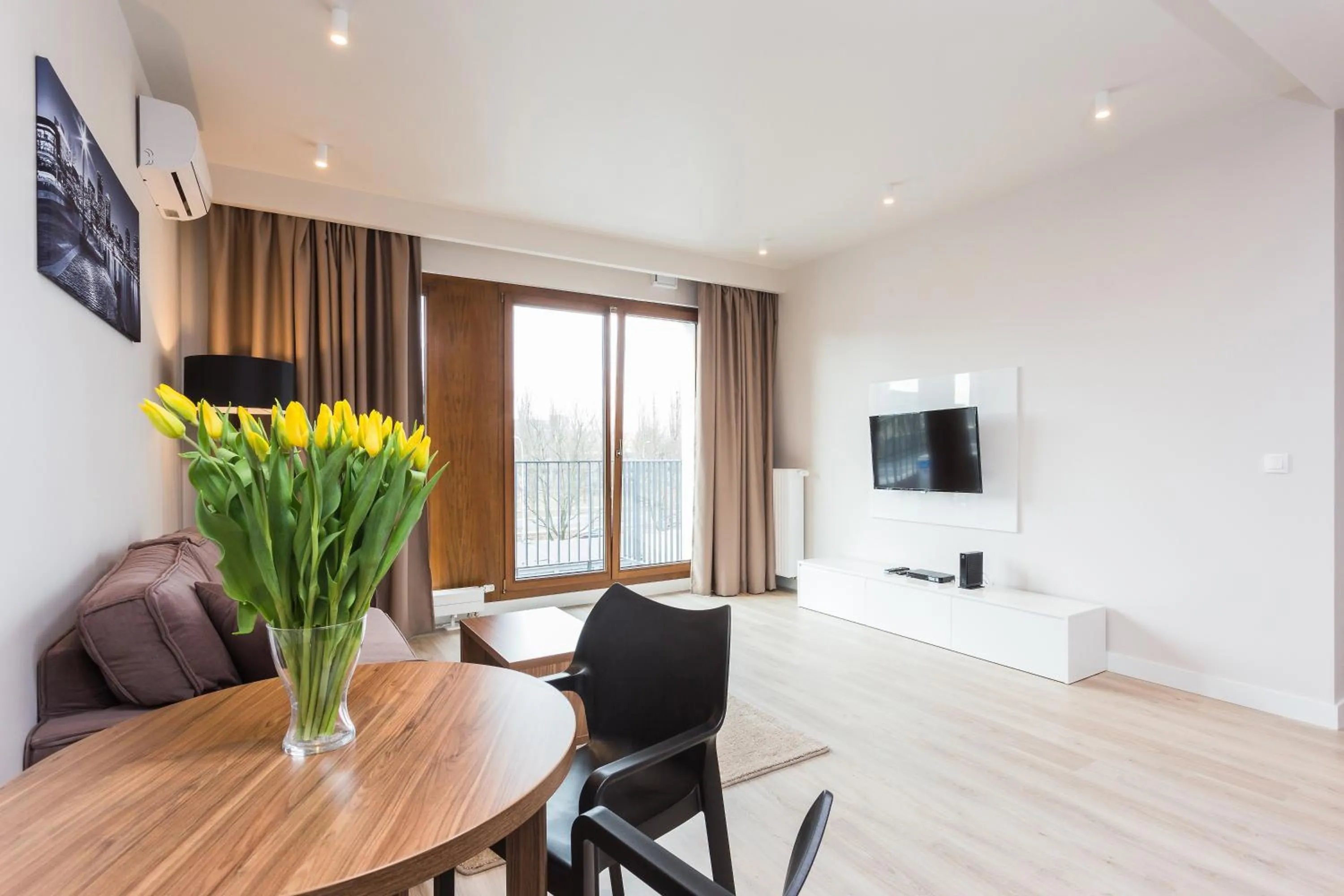 Photo of the whole room in Platinum Residence Mokotów