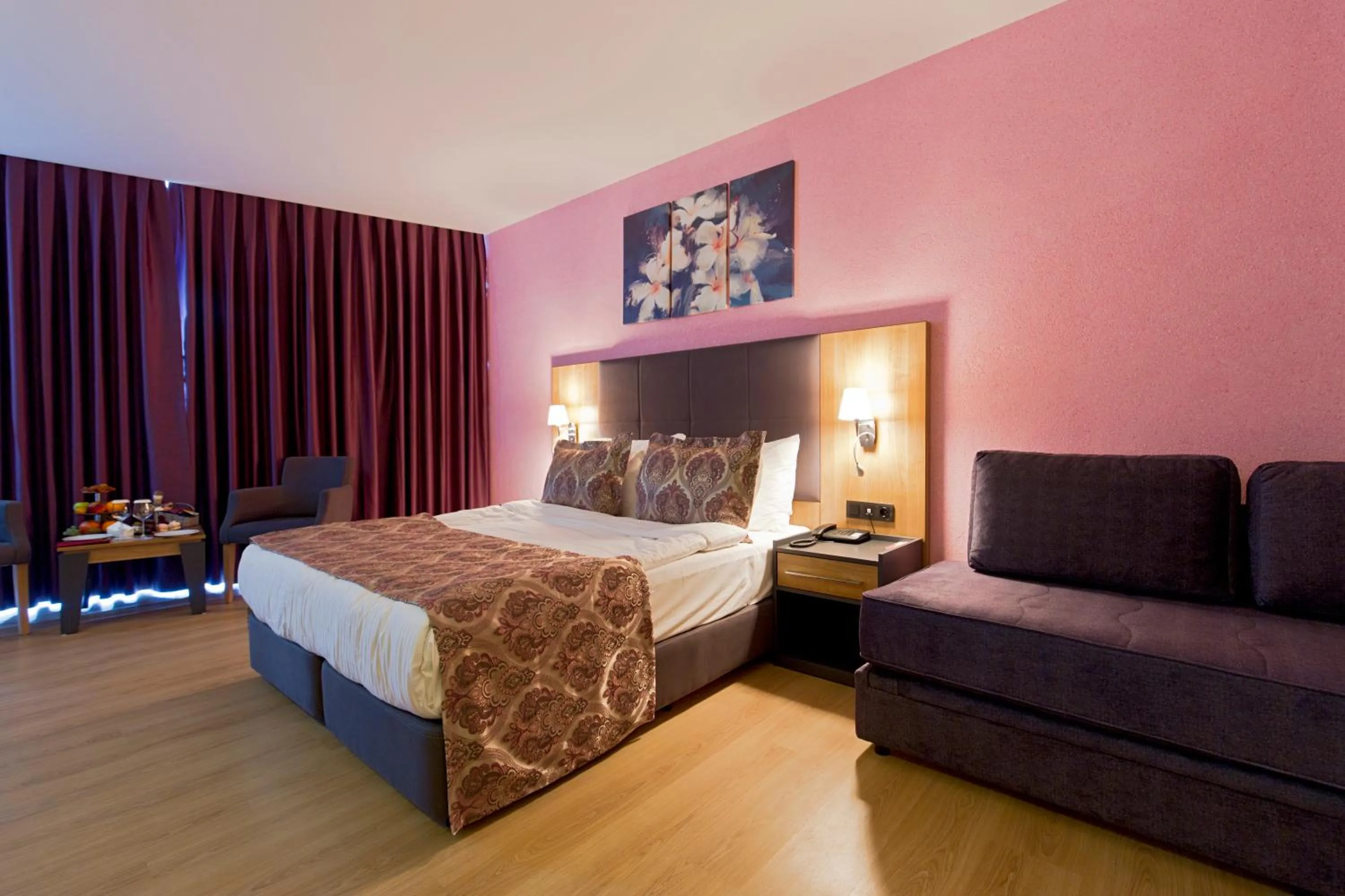 Bedroom, Bed in Euphoria Batumi Convention & Casino Hotel