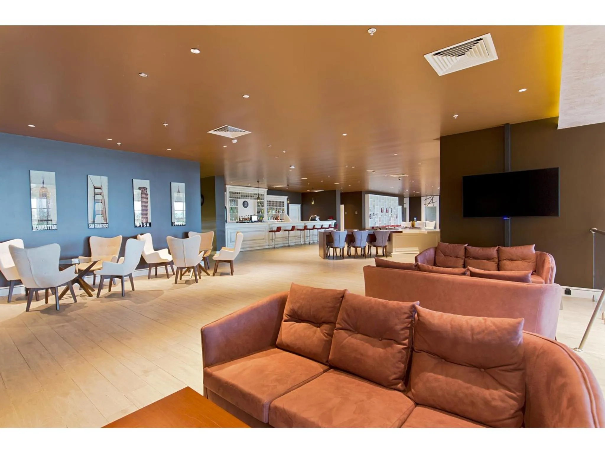 Lounge or bar in Euphoria Batumi Convention & Casino Hotel