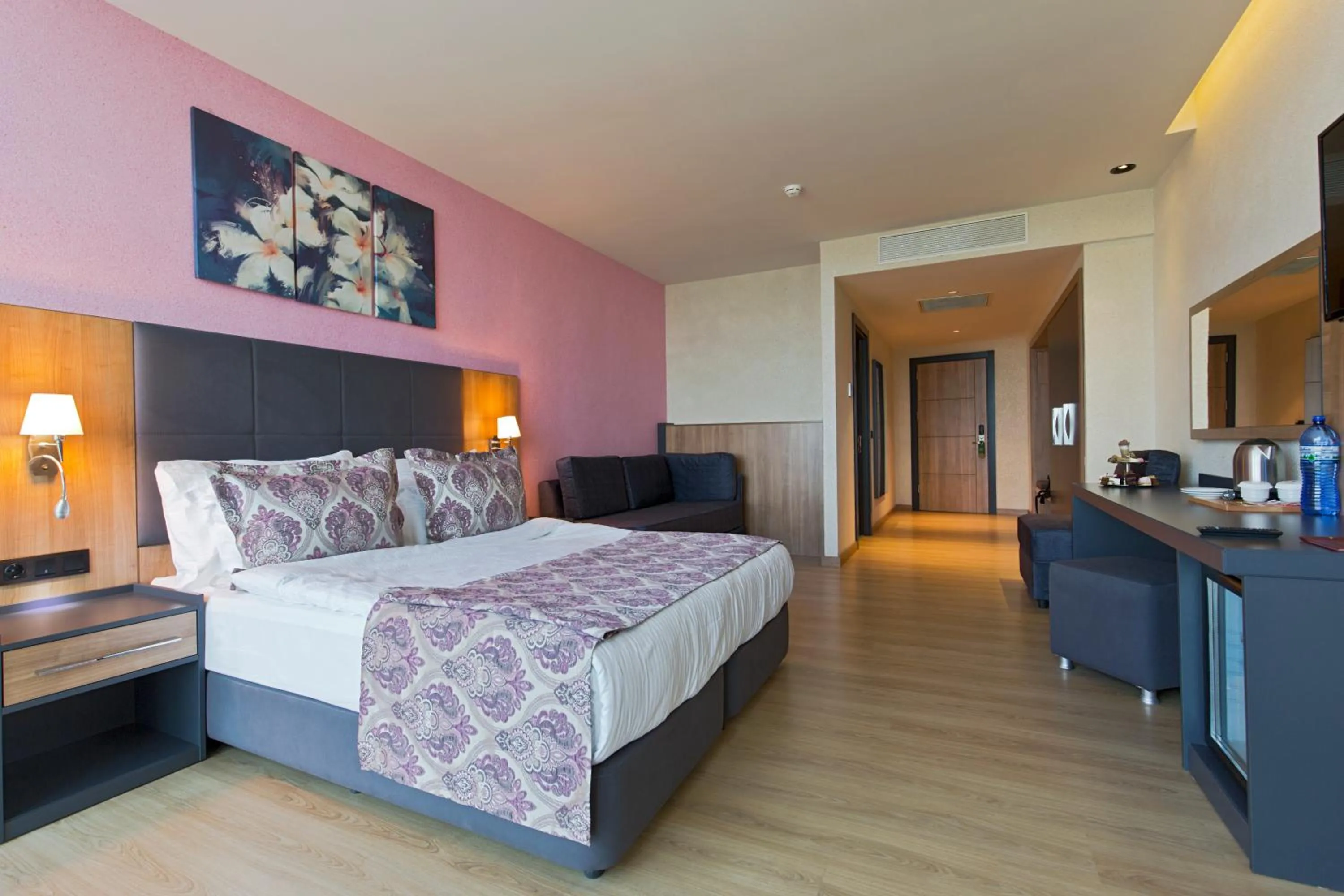 Bedroom, Bed in Euphoria Batumi Convention & Casino Hotel