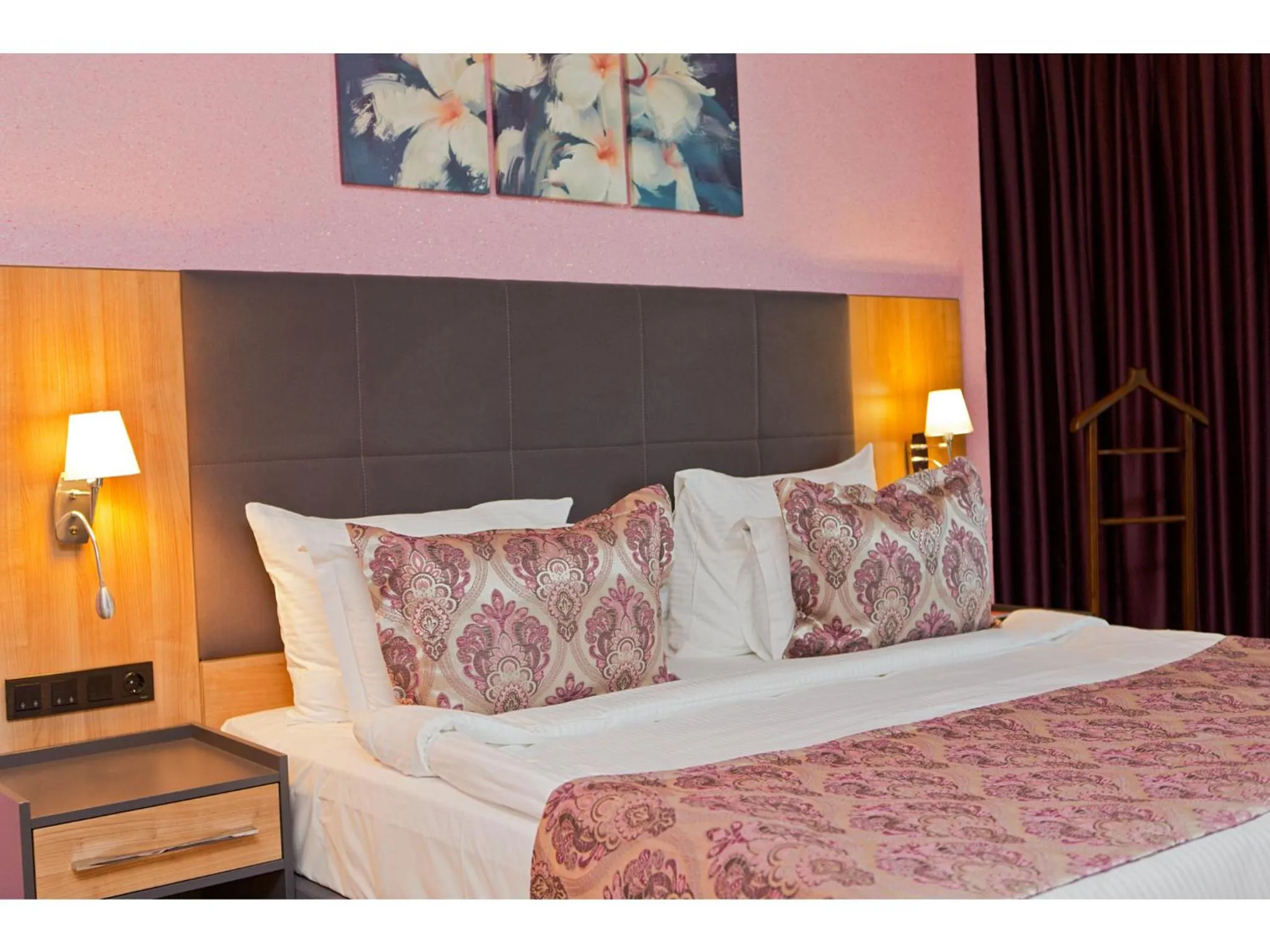 Bedroom, Bed in Euphoria Batumi Convention & Casino Hotel