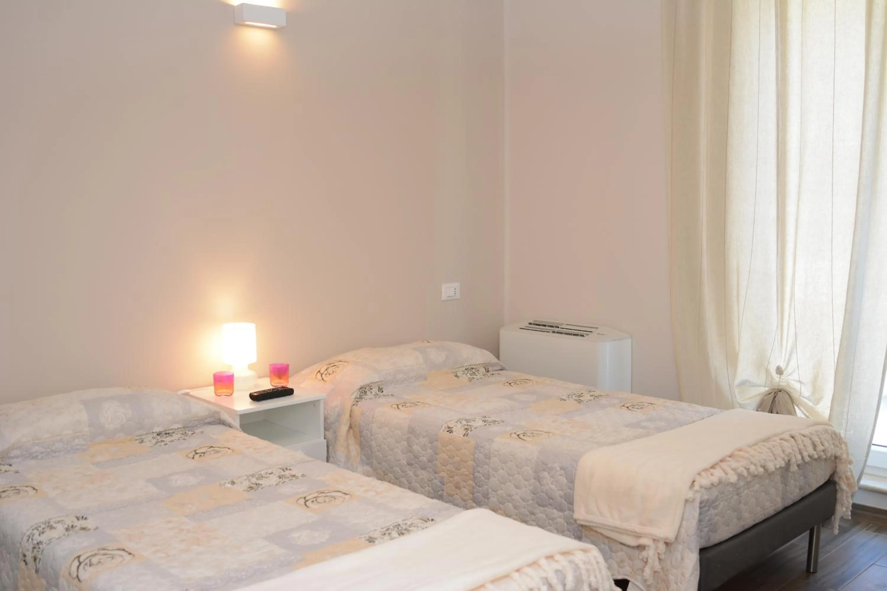 Property building, Bed in Villa Lidia Teramo