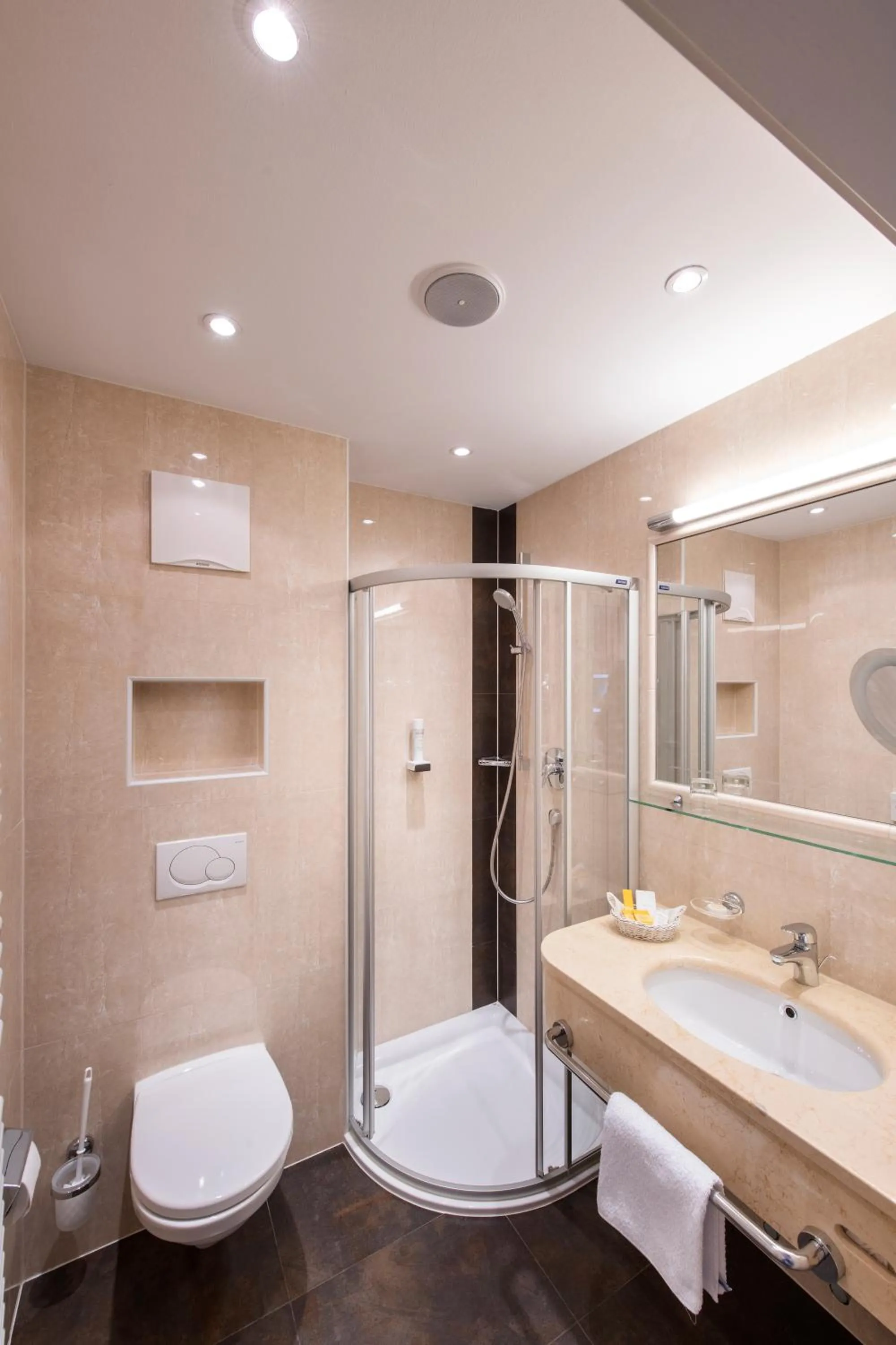 Bathroom in Hotel Alpenjuwel 4 Sterne Superior