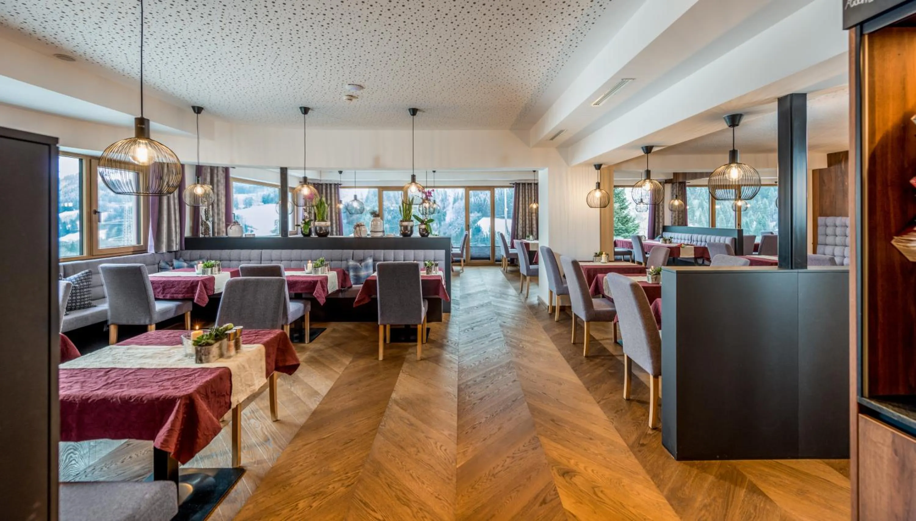 Restaurant/places to eat in Hotel Sonnschupfer