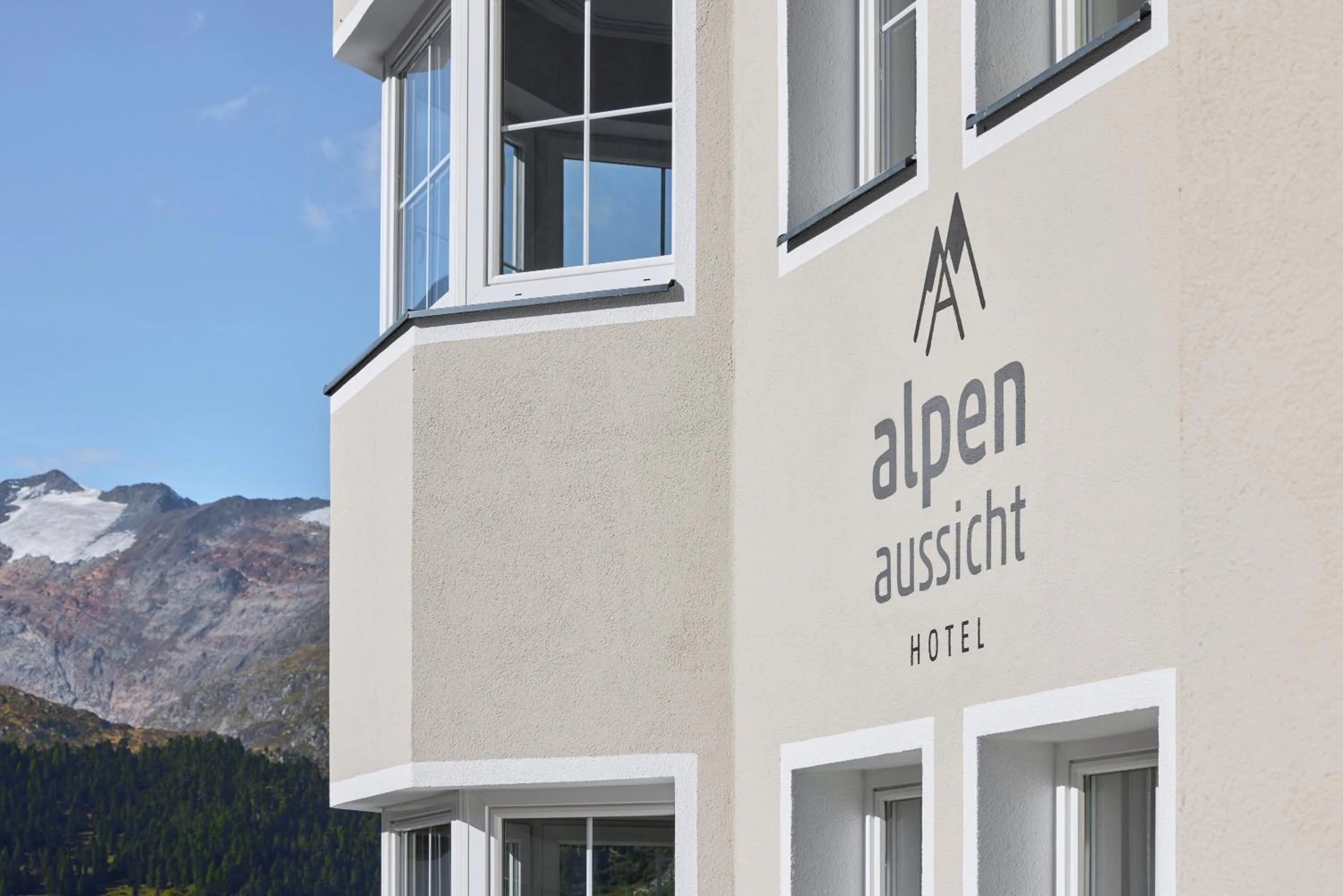 Property building in Alpenaussicht
