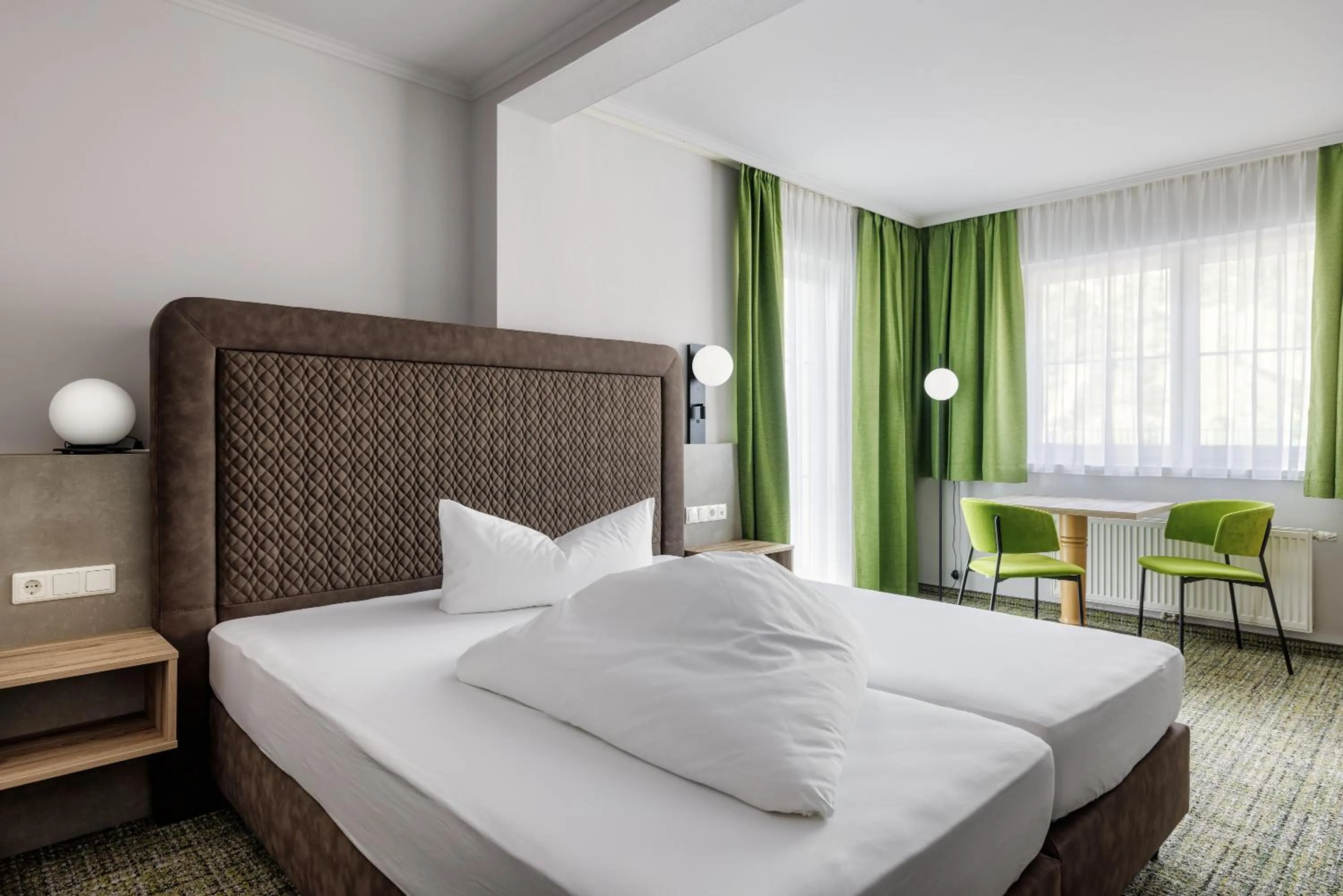 Photo of the whole room, Bed in Alpenaussicht