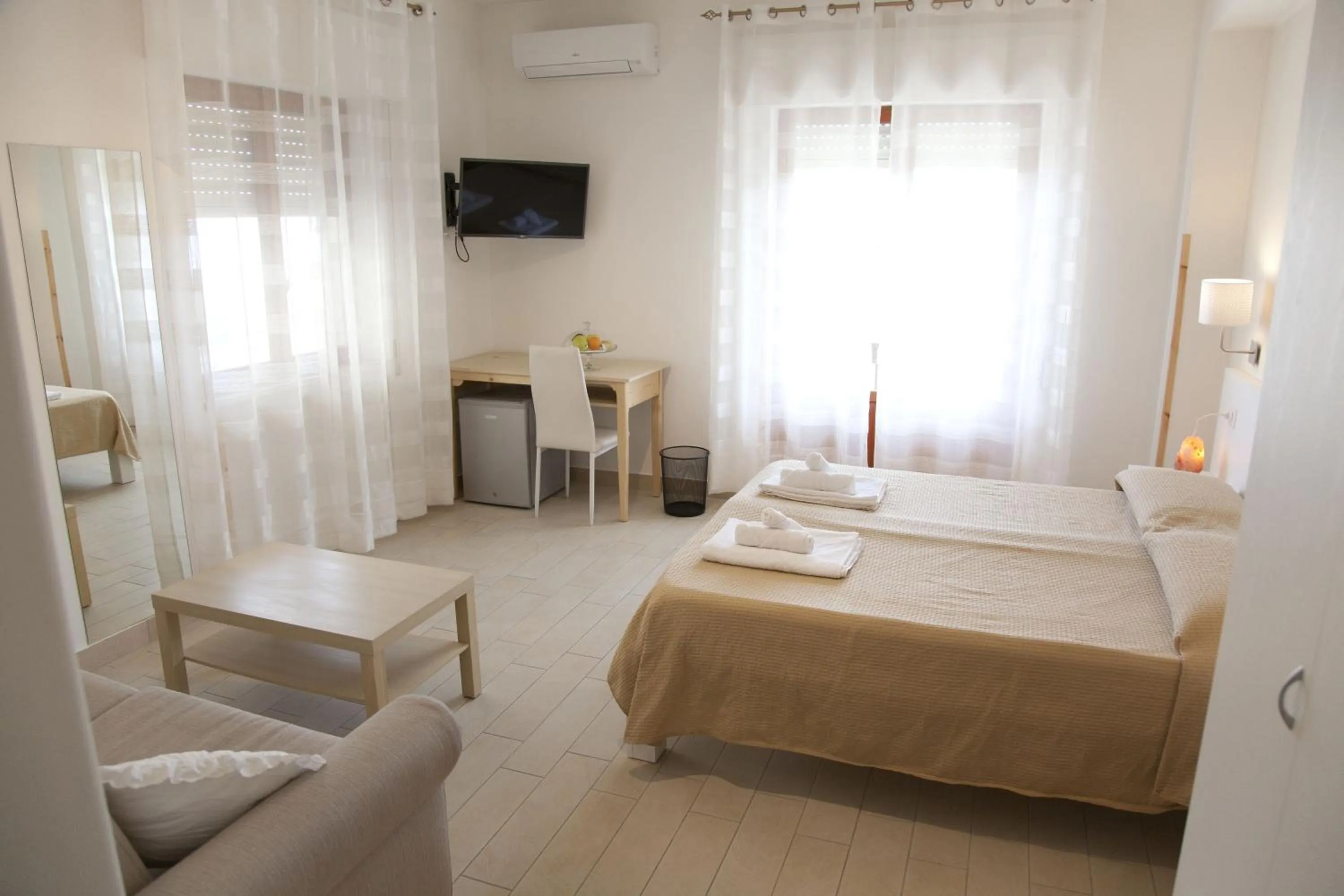 Photo of the whole room in Arcadia