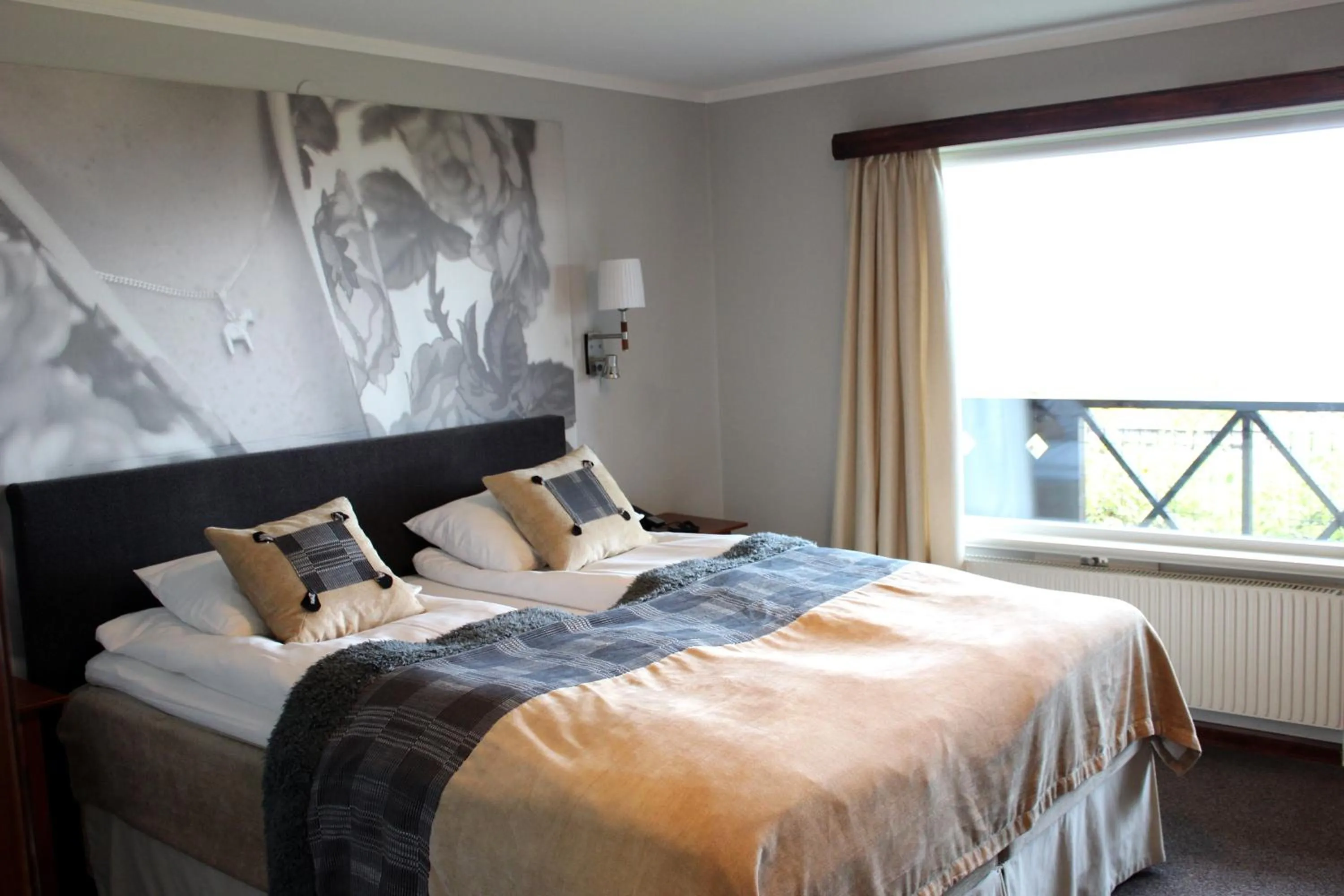 Photo of the whole room, Bed in Green Hotel